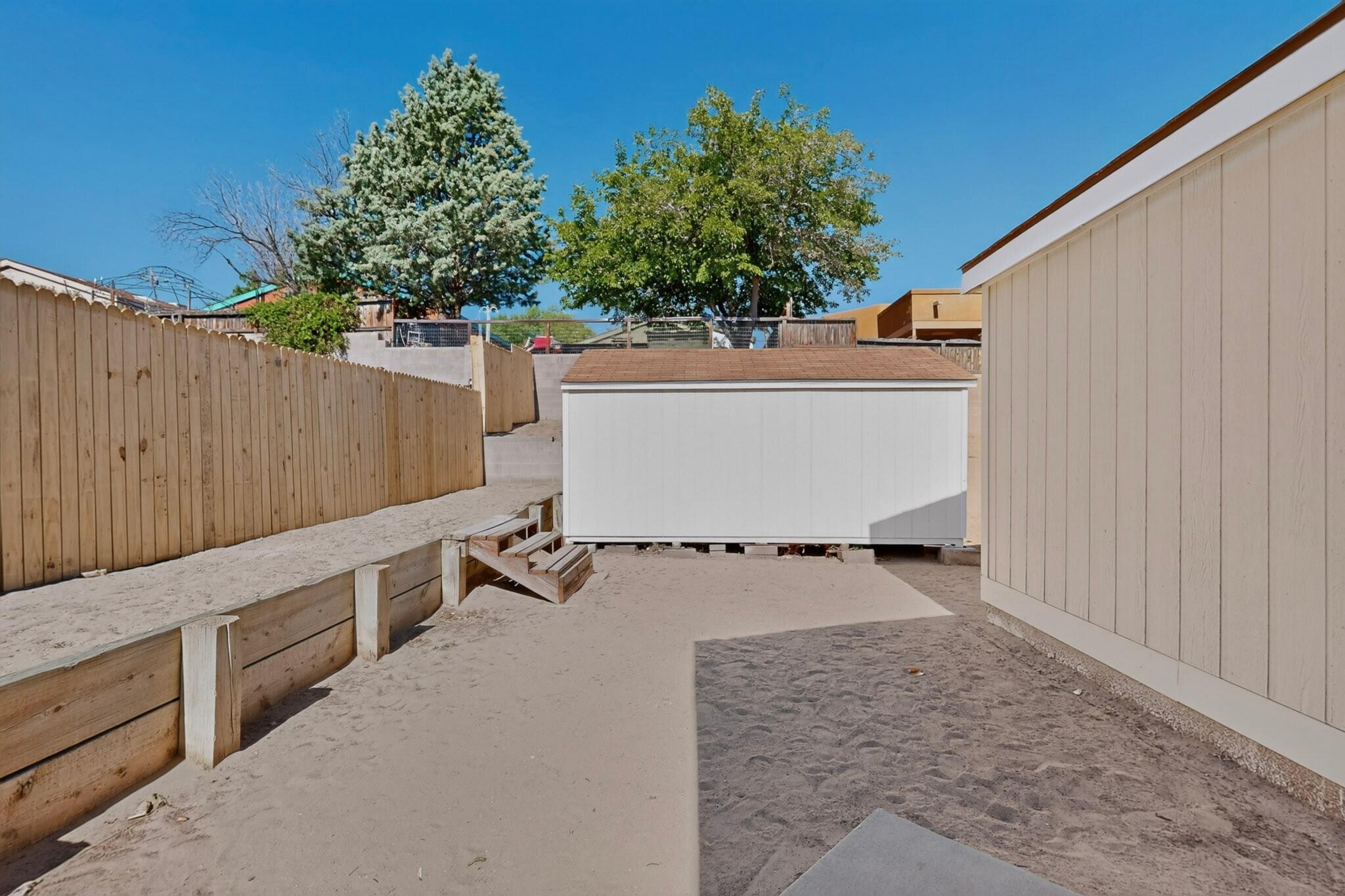 1613 Patti Place NE