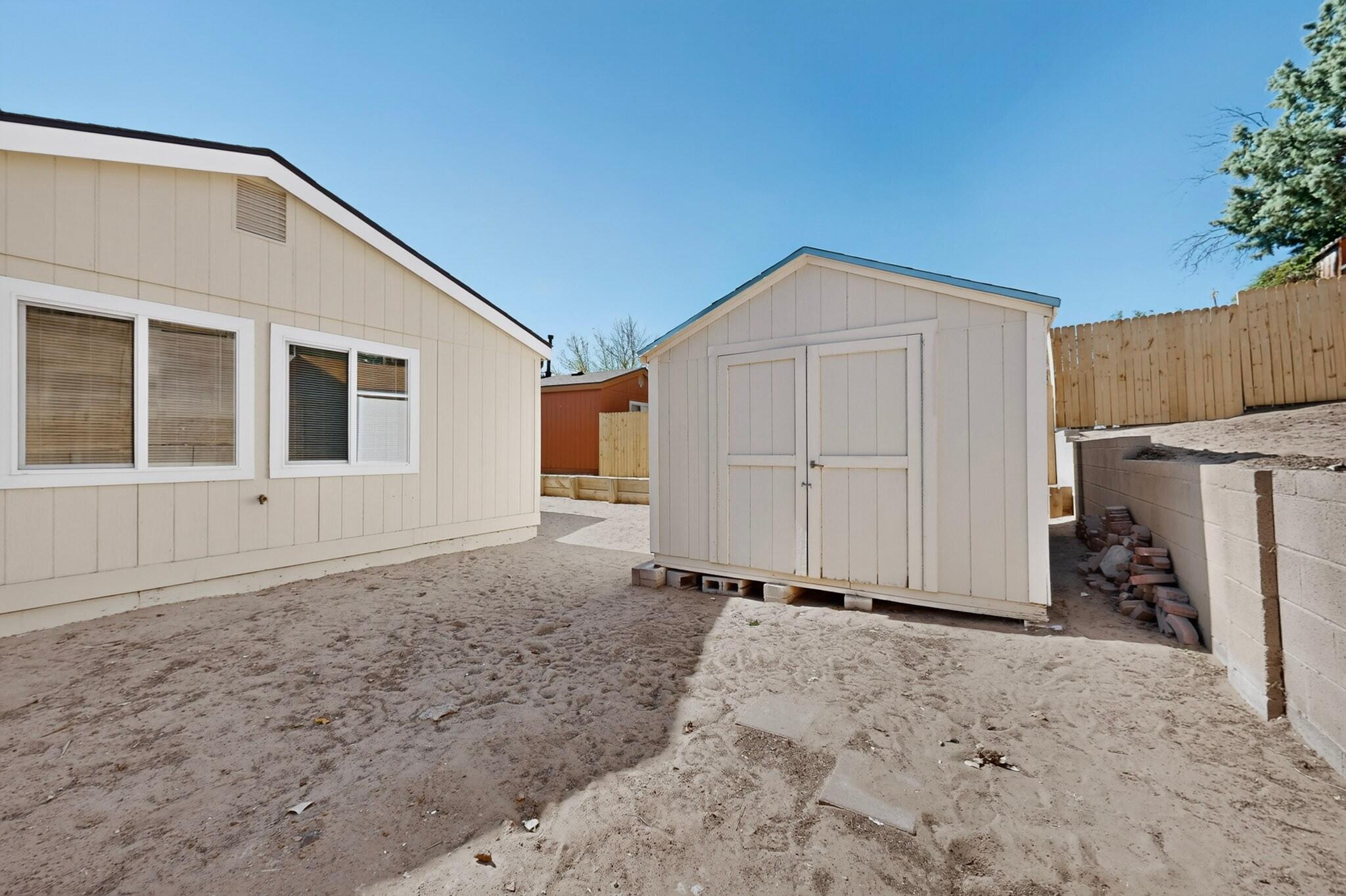 1613 Patti Place NE