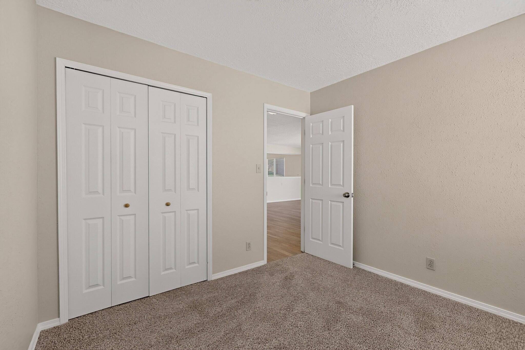 1613 Patti Place NE