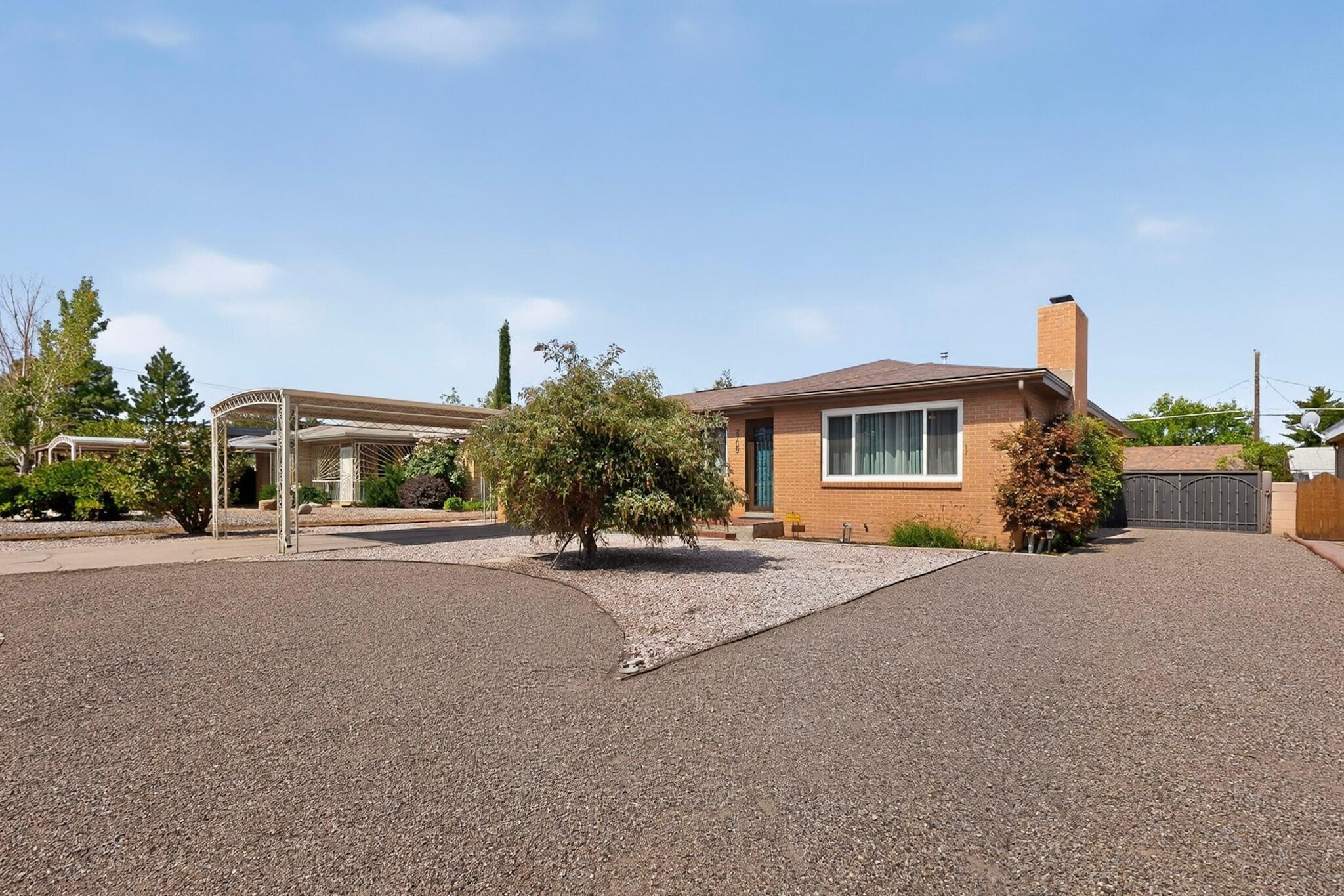 2709 Valencia Drive NE