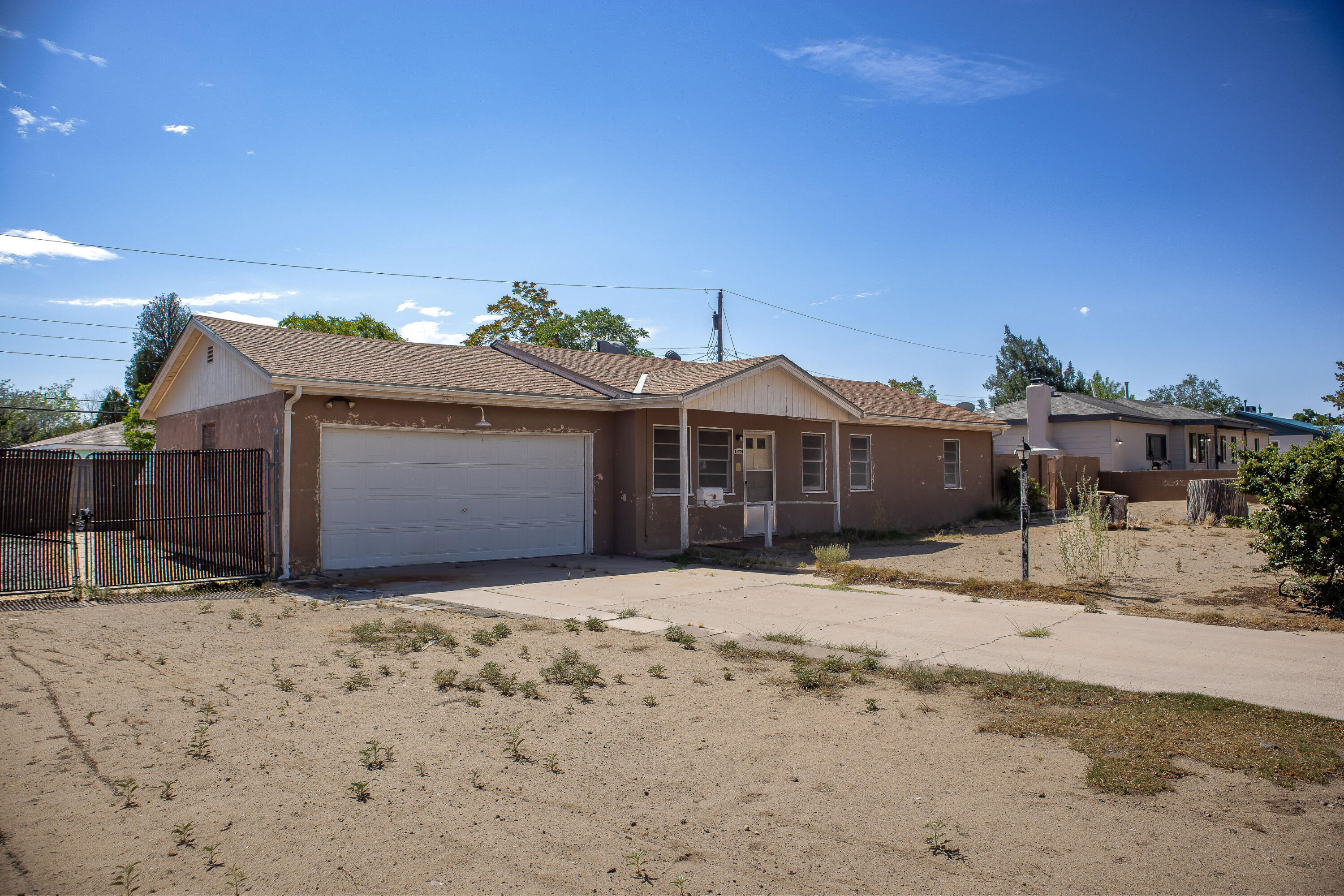844 Hidalgo Circle NW