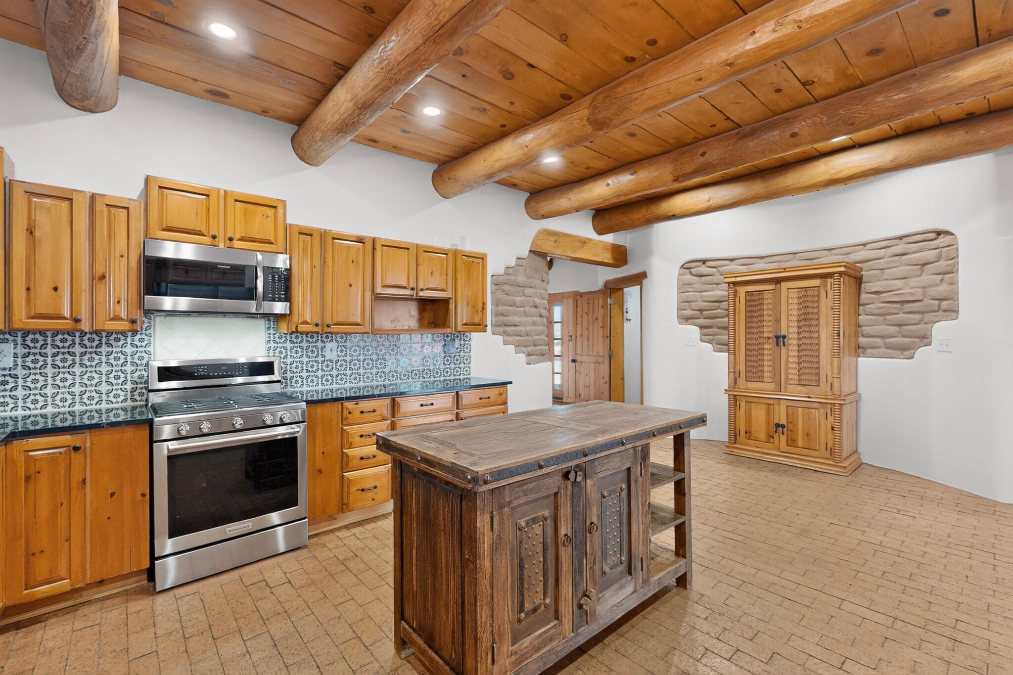 1925 Sonora Road NE