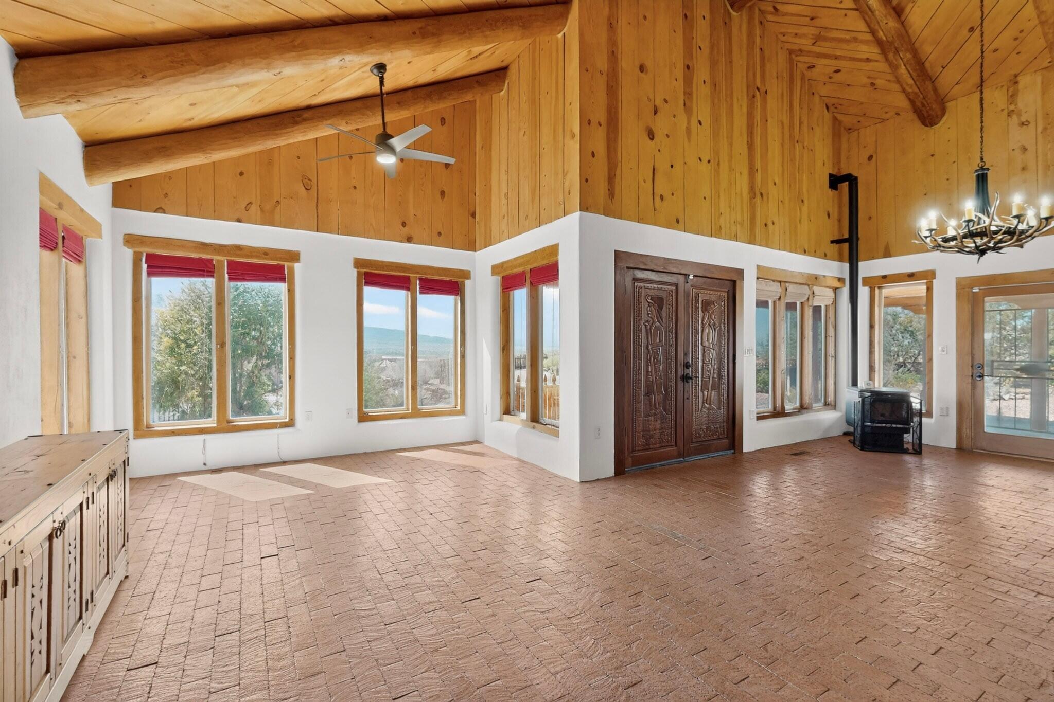 1925 Sonora Road NE