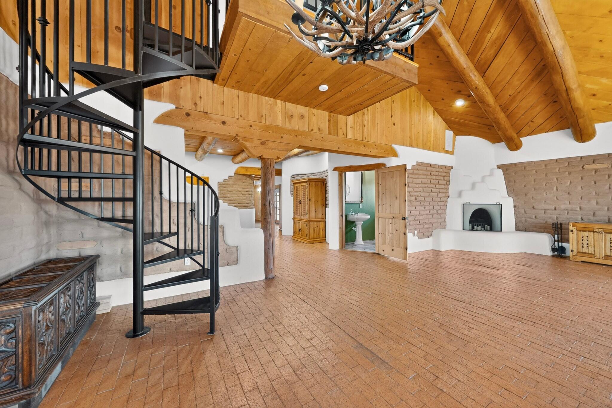 1925 Sonora Road NE