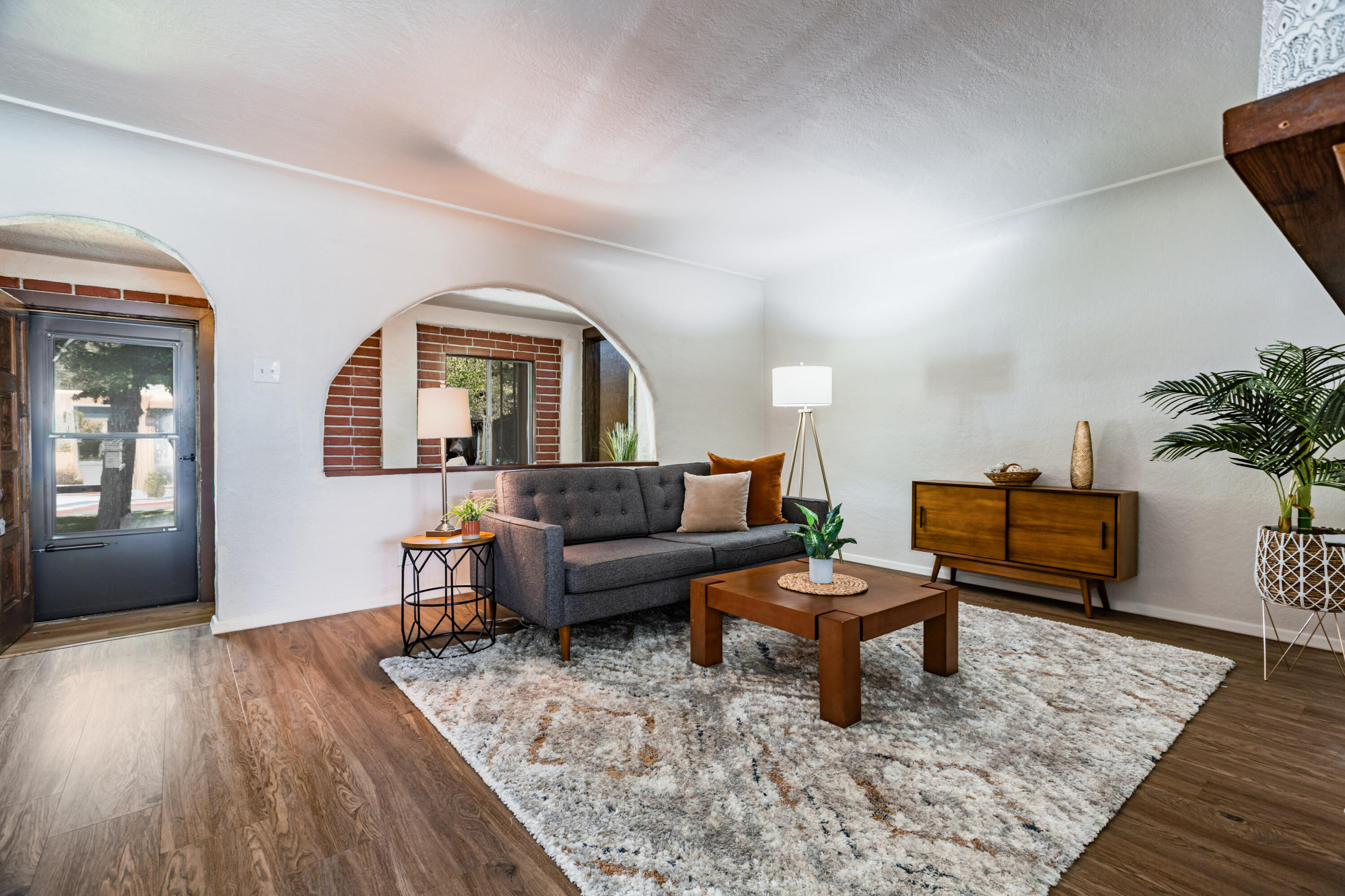 1837 June Street NE