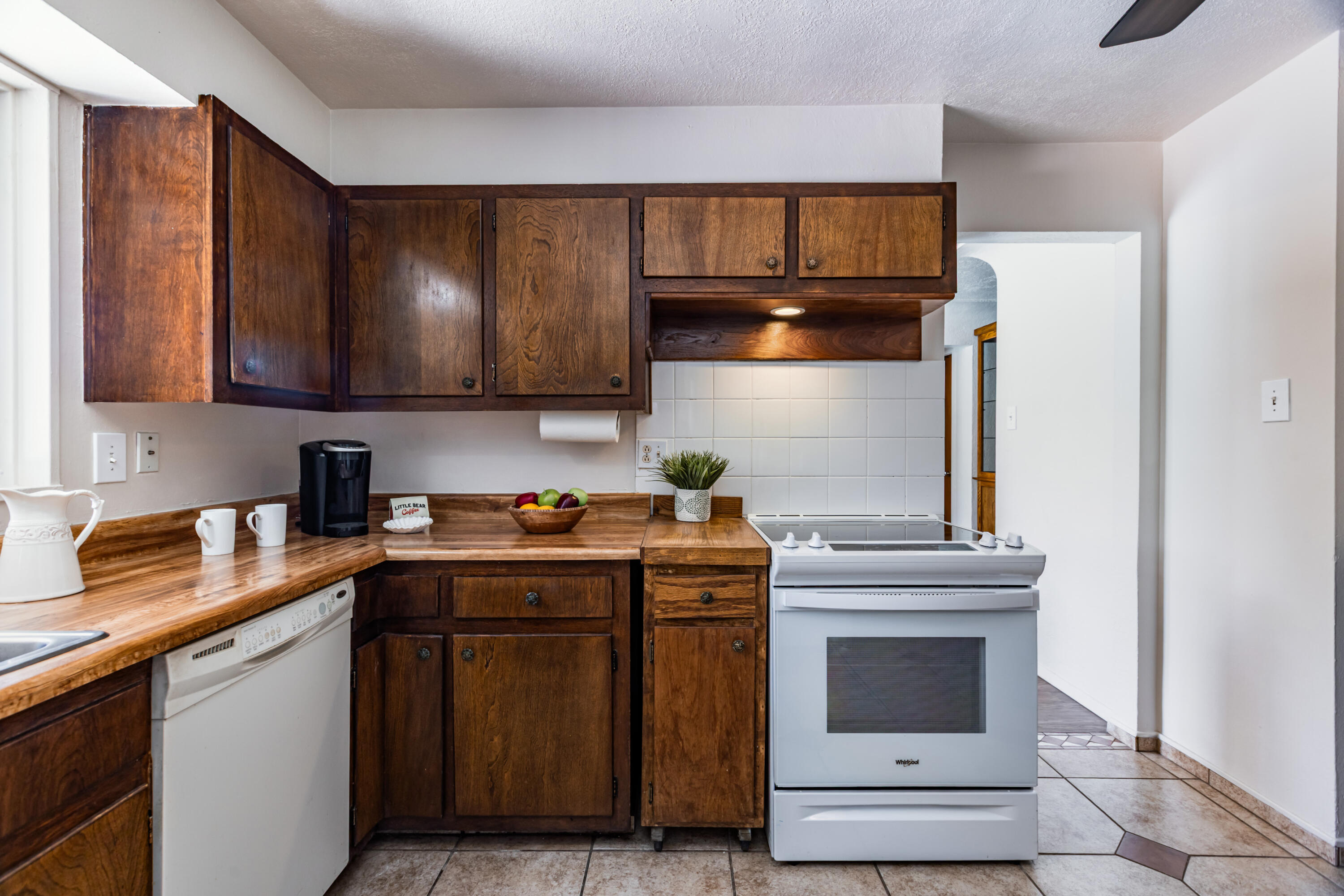 1837 June Street NE