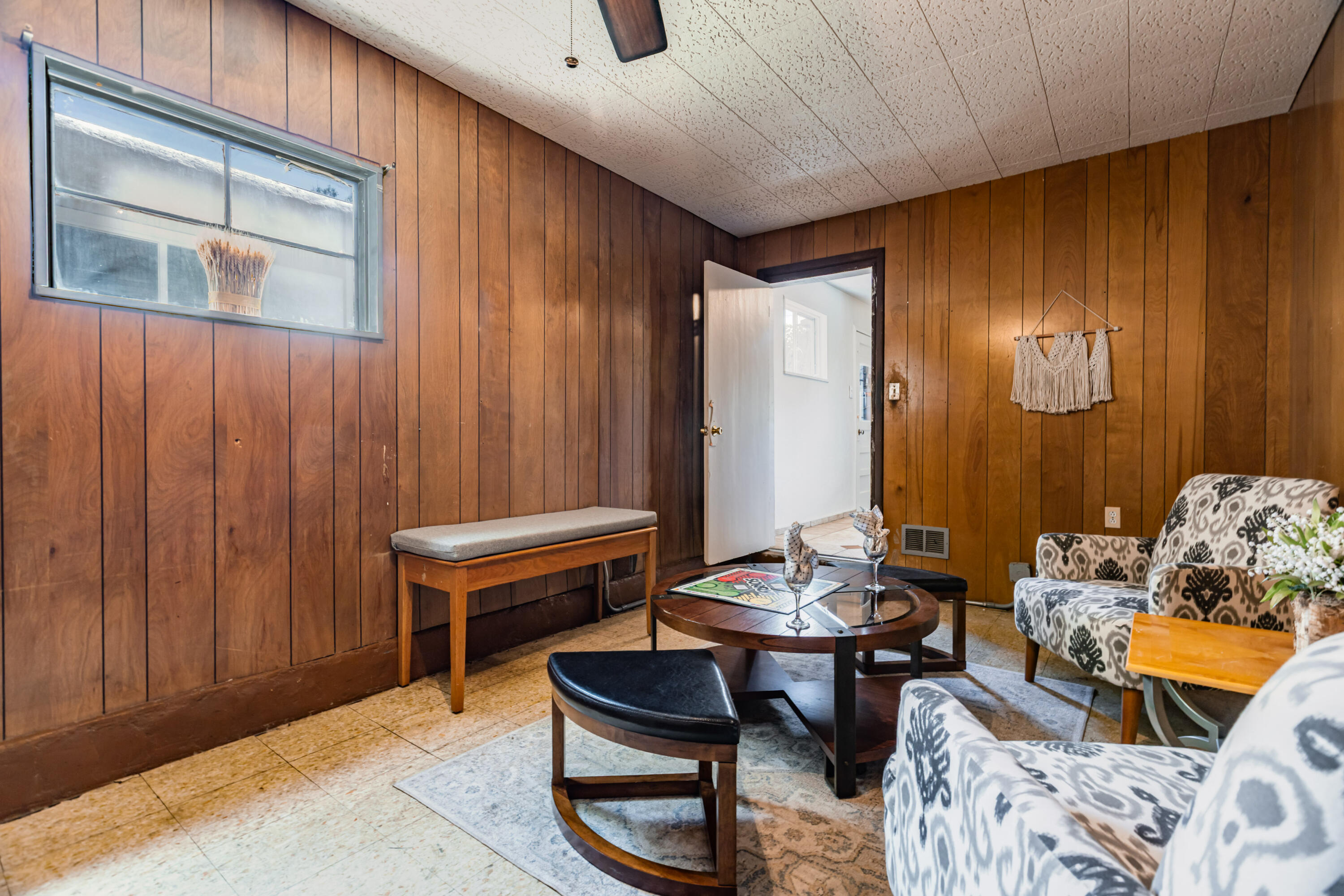 1837 June Street NE