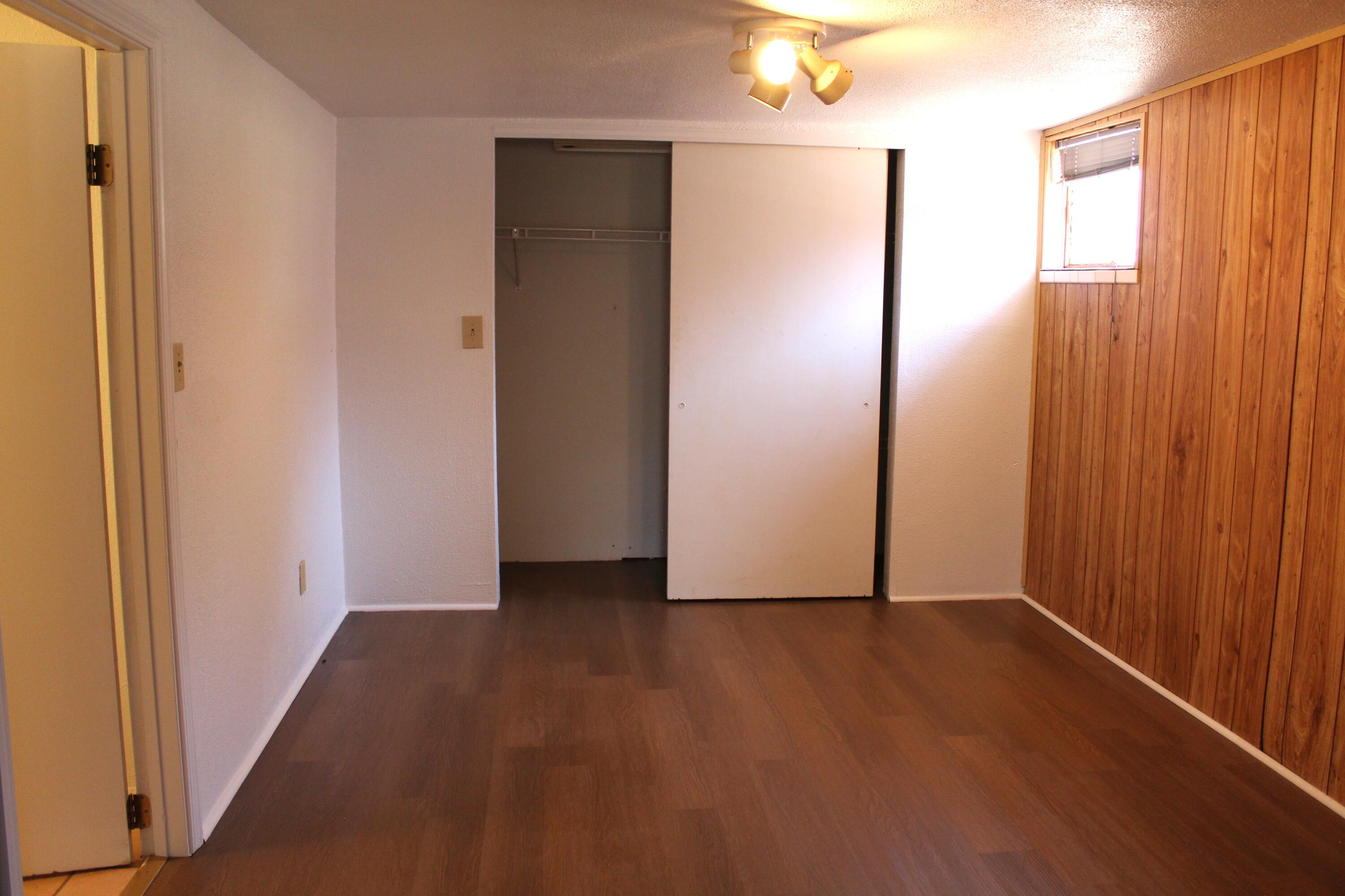 121 Yucca