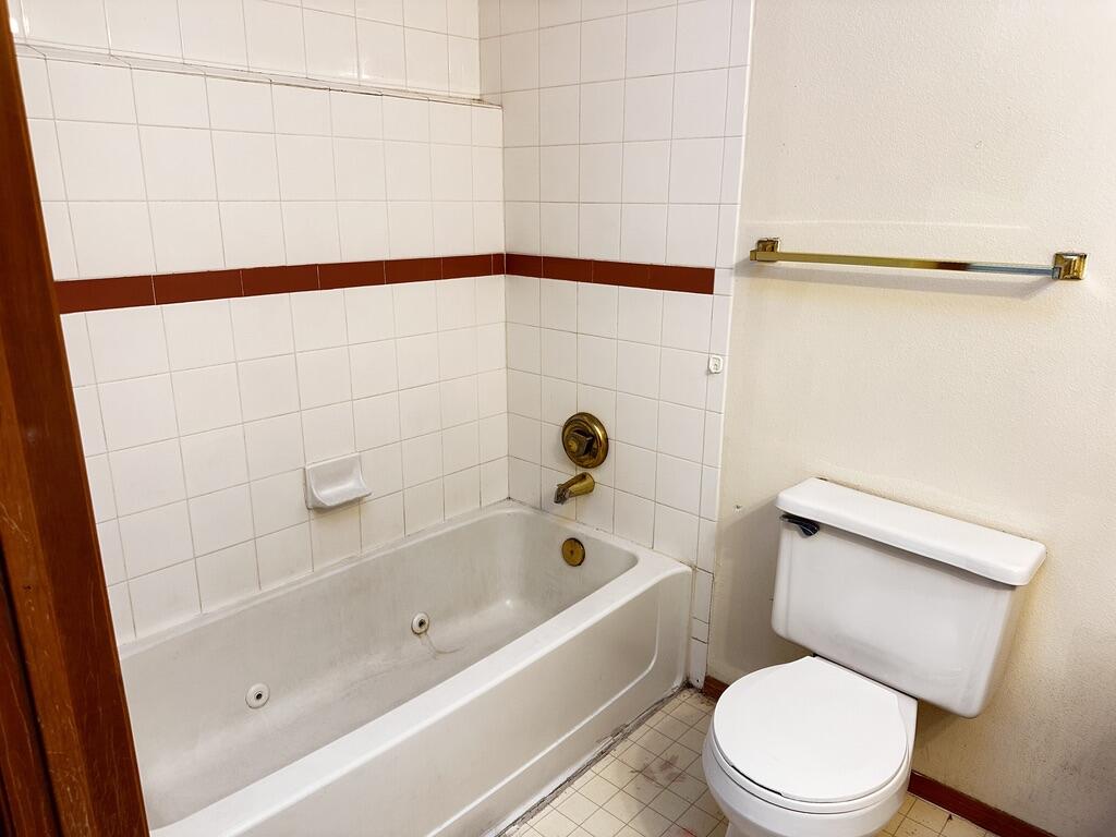 819 Country Club Drive SE APT 2B