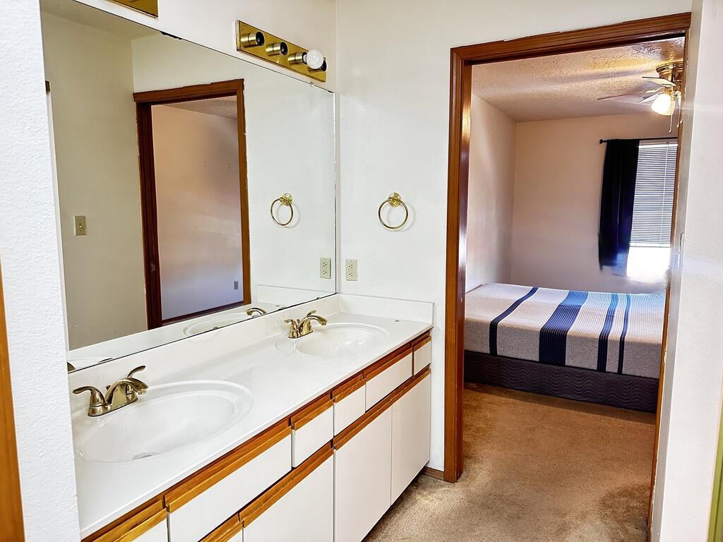 819 Country Club Drive SE APT 2B