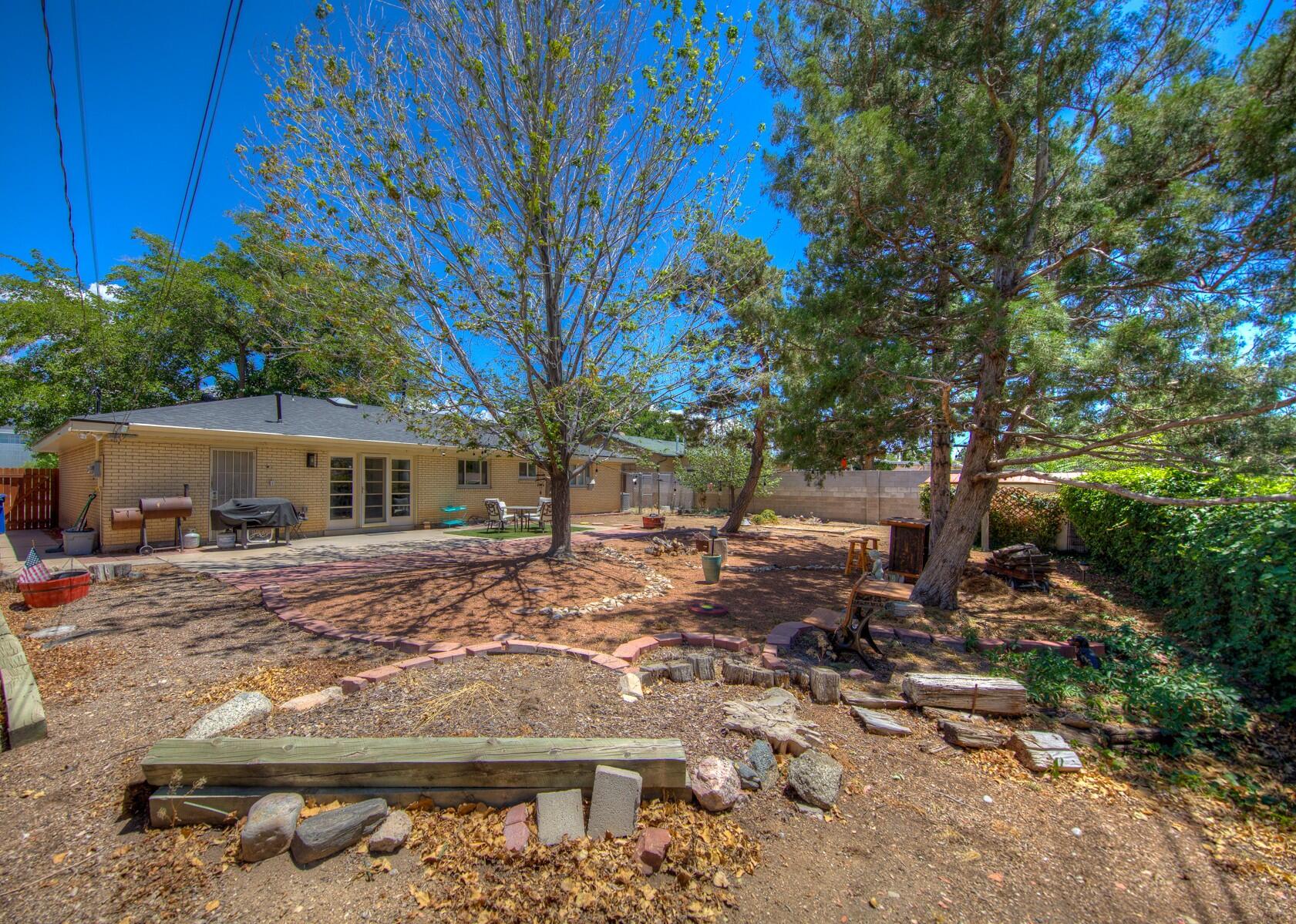 6853 Mossman Place NE