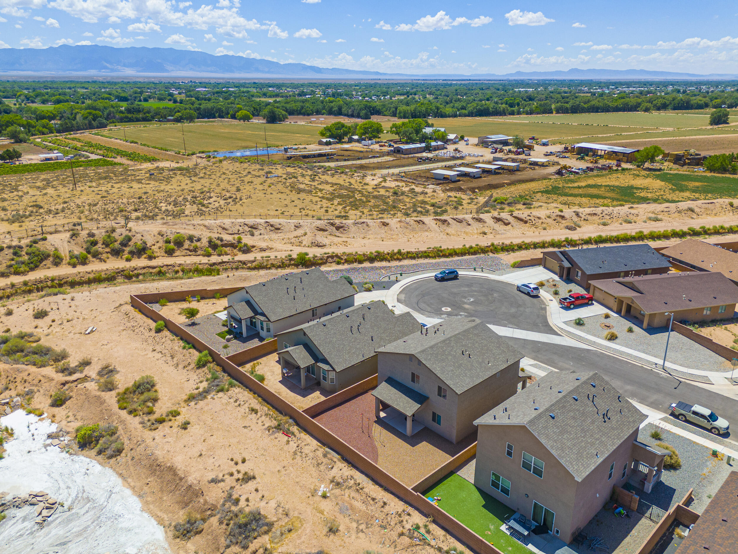 2304 Isabella Lane