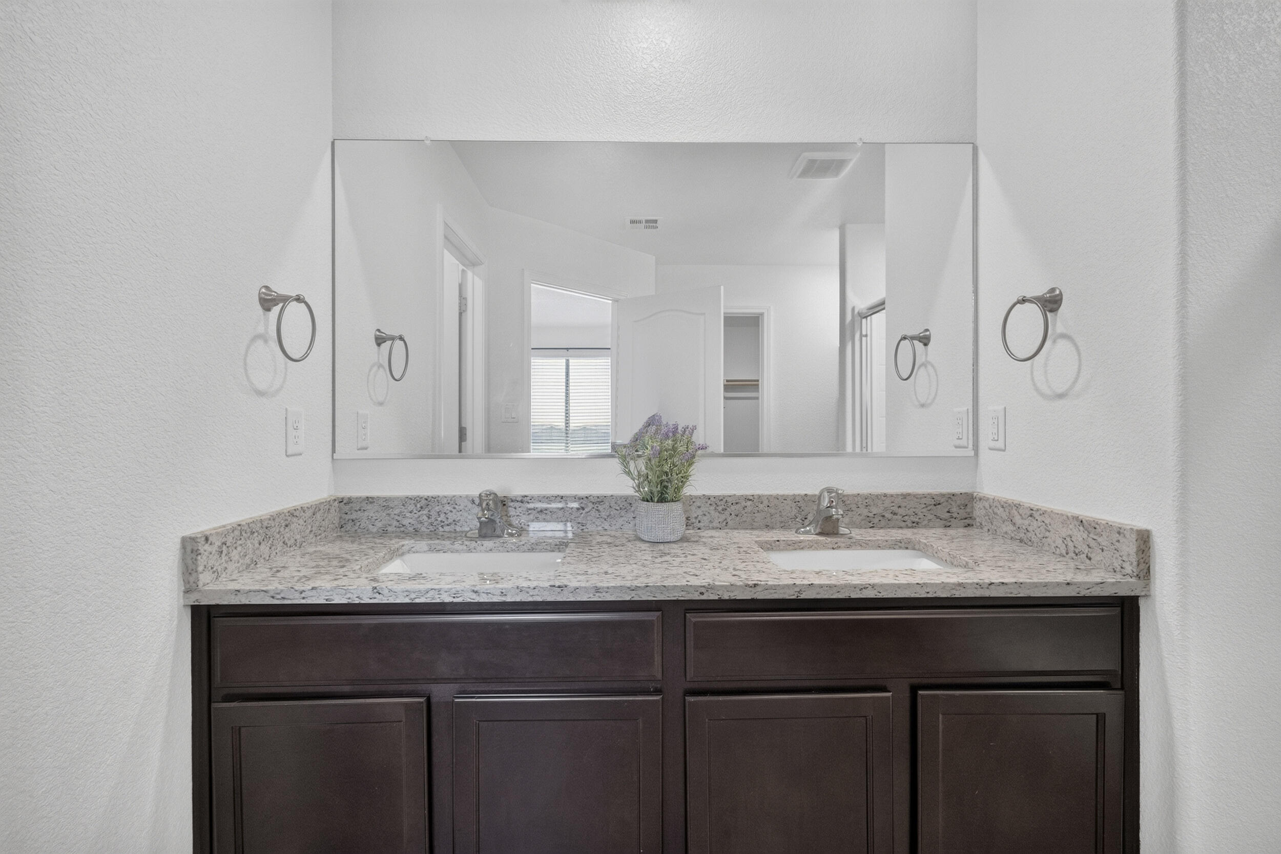 2304 Isabella Lane