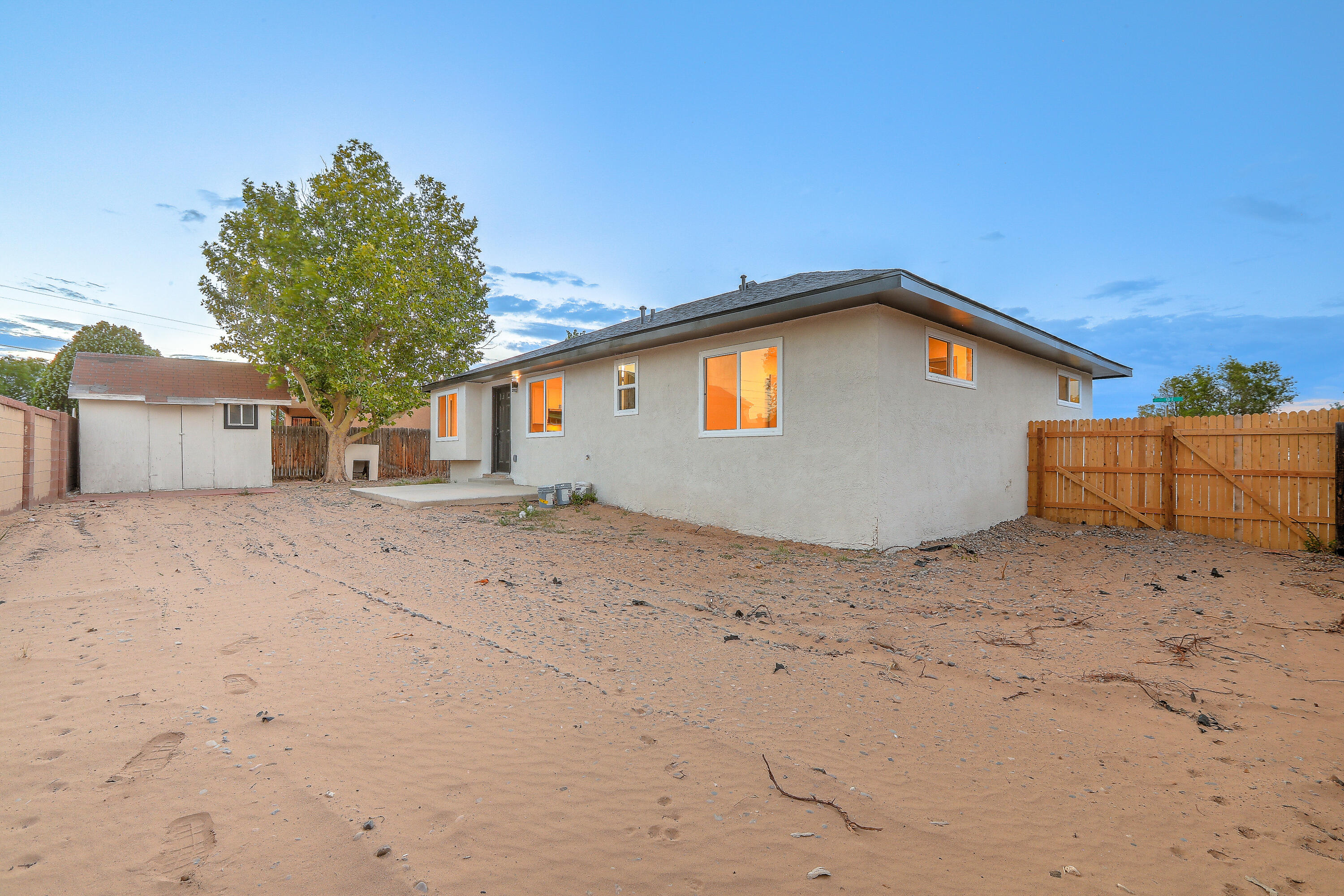 3101 Loma Pedregosa NW