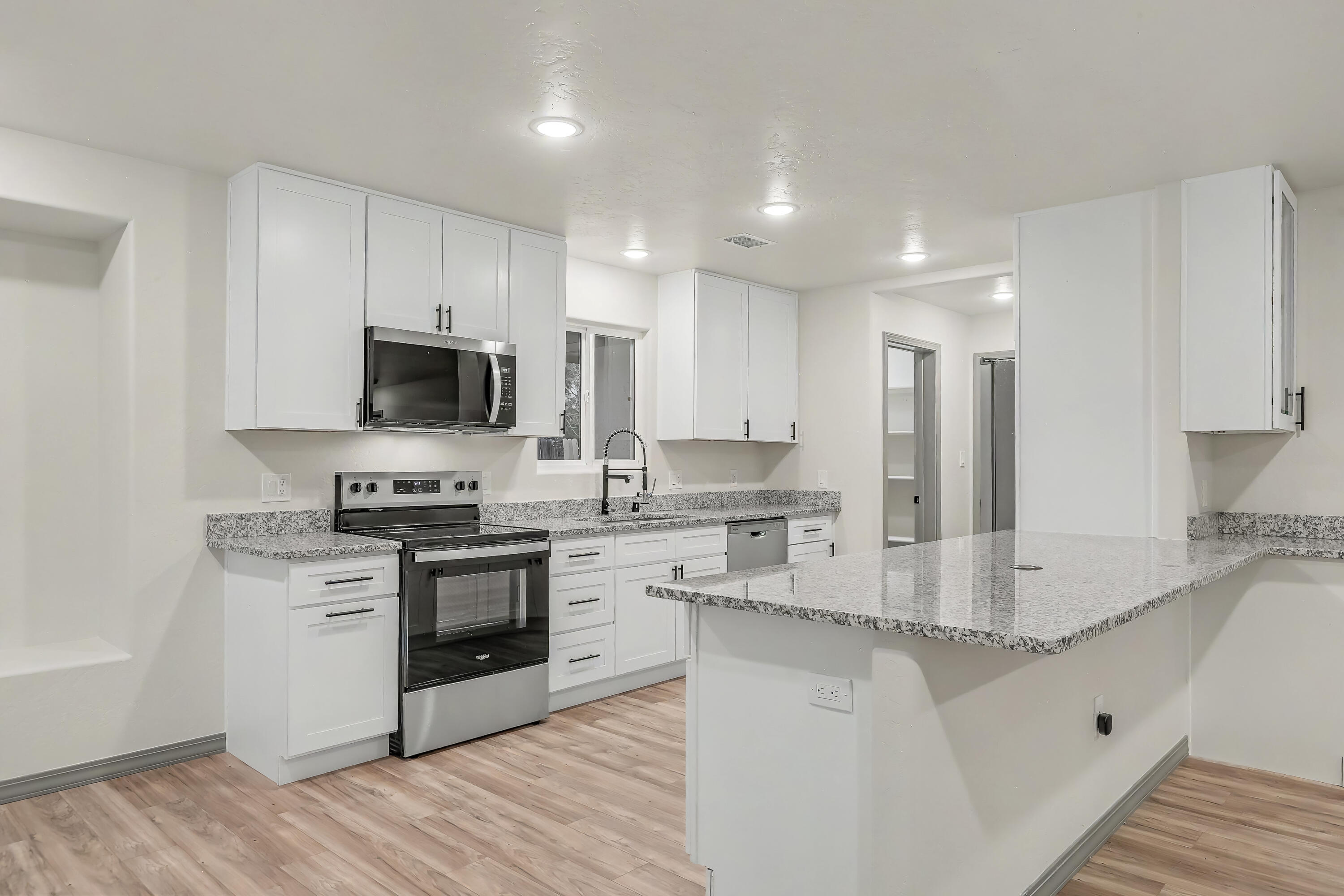 3101 Loma Pedregosa NW
