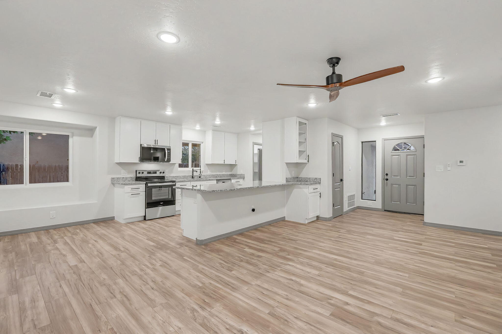 3101 Loma Pedregosa NW