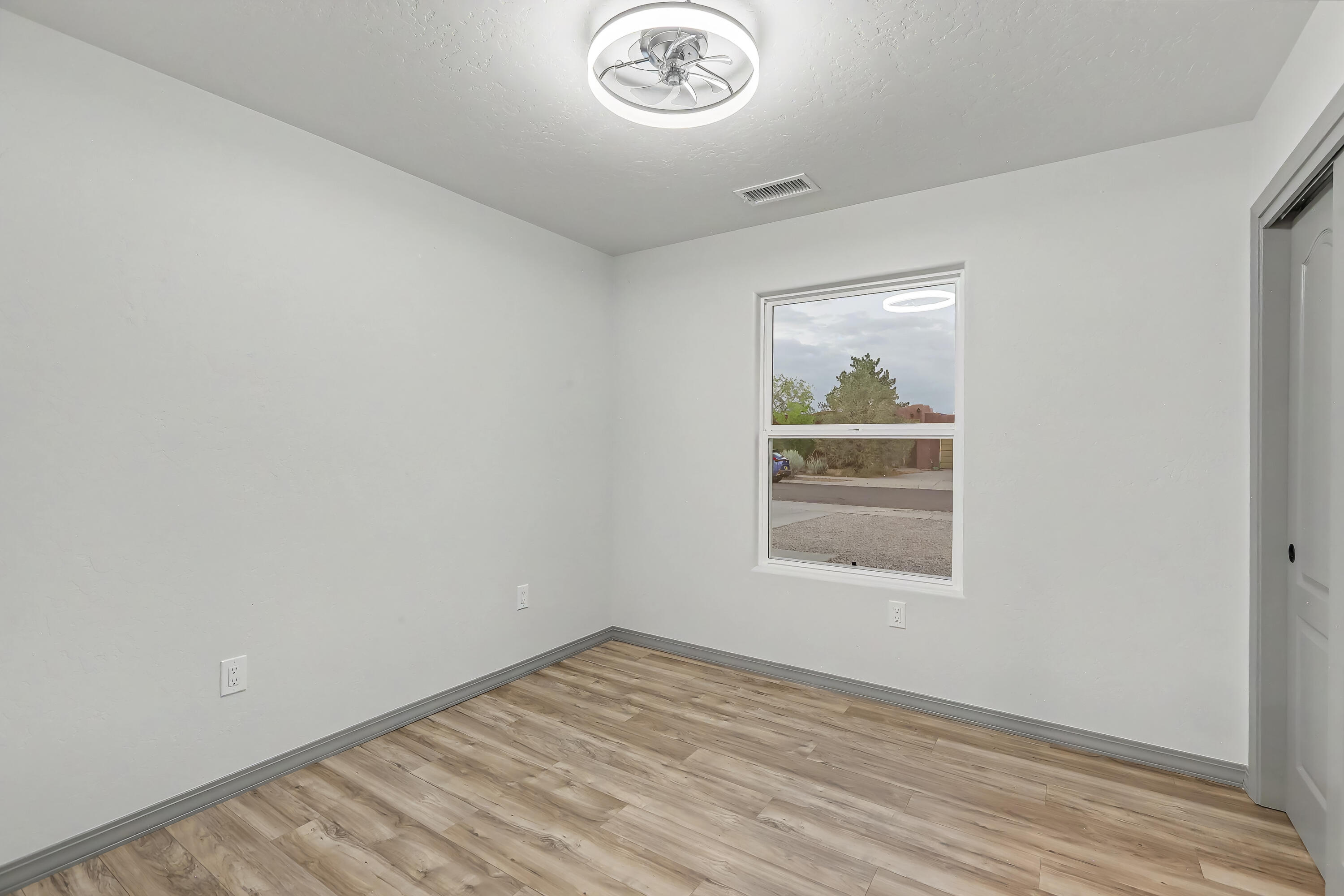 3101 Loma Pedregosa NW