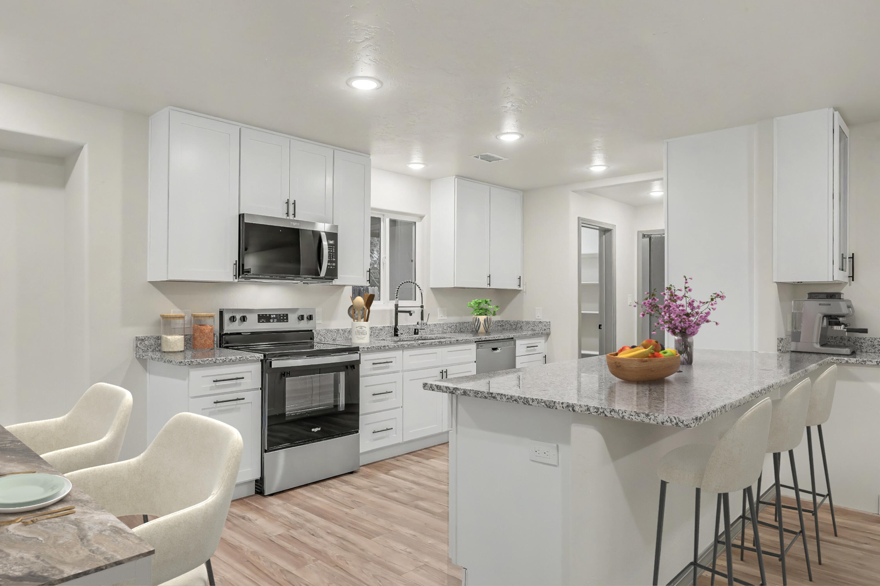 3101 Loma Pedregosa NW