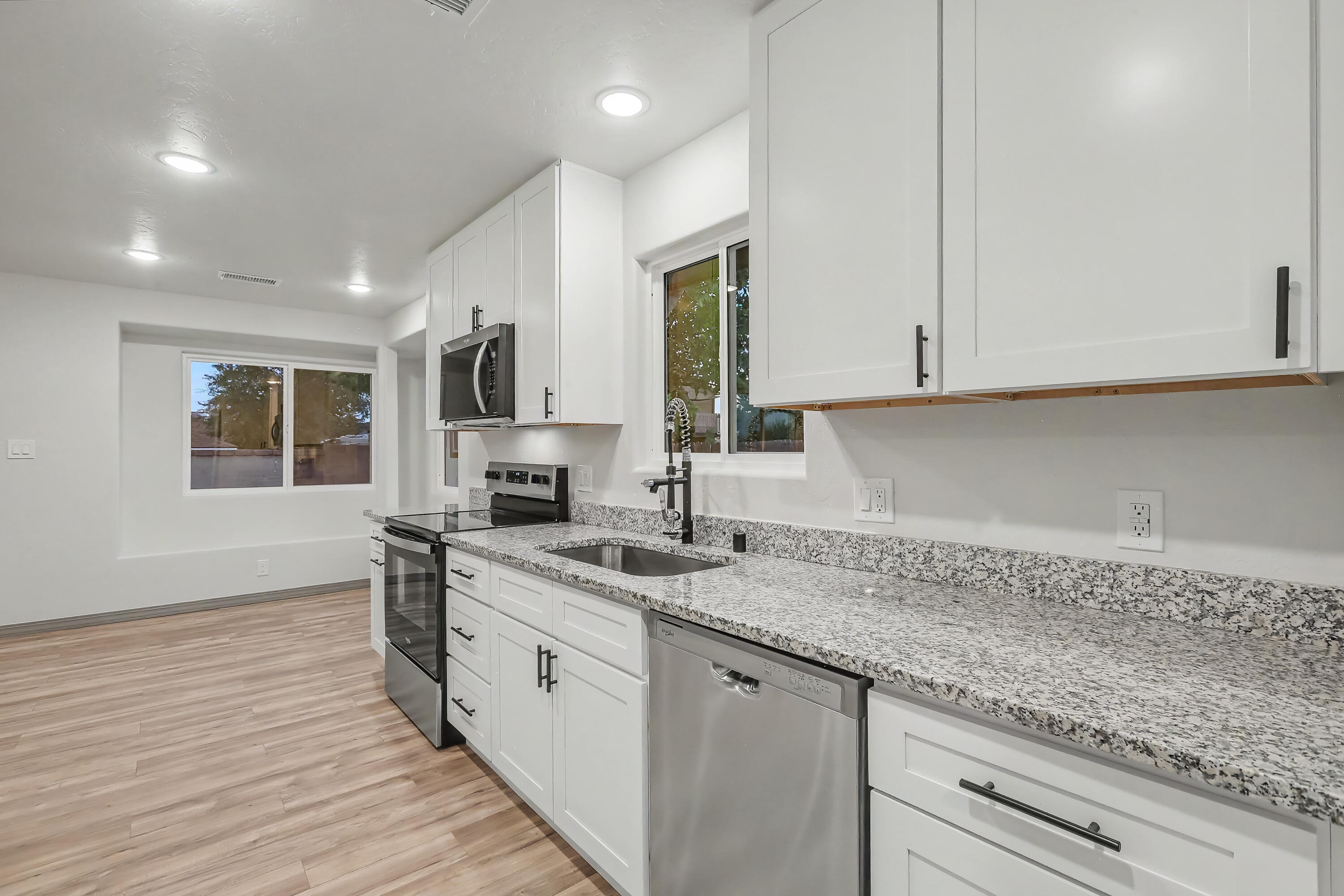 3101 Loma Pedregosa NW