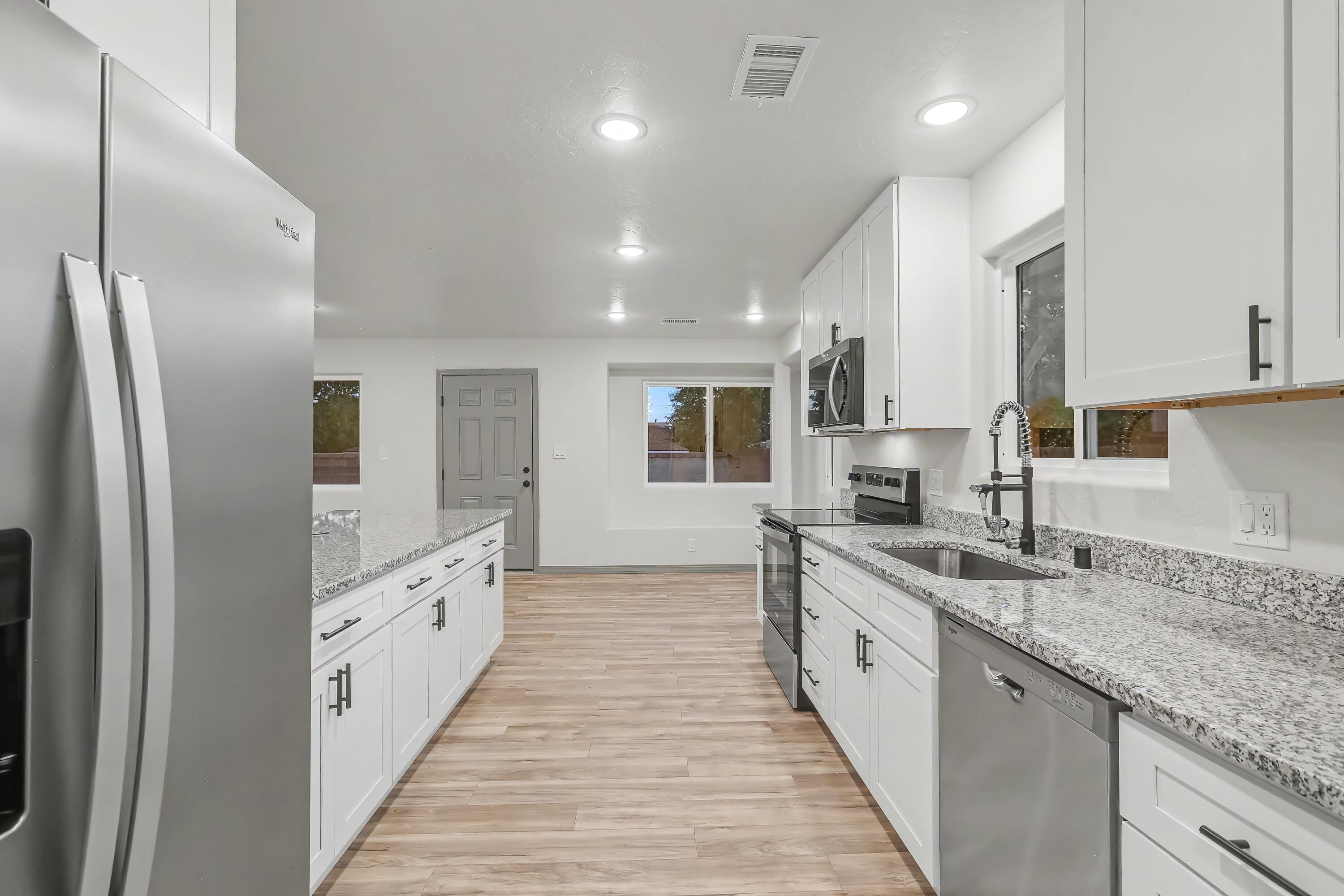 3101 Loma Pedregosa NW