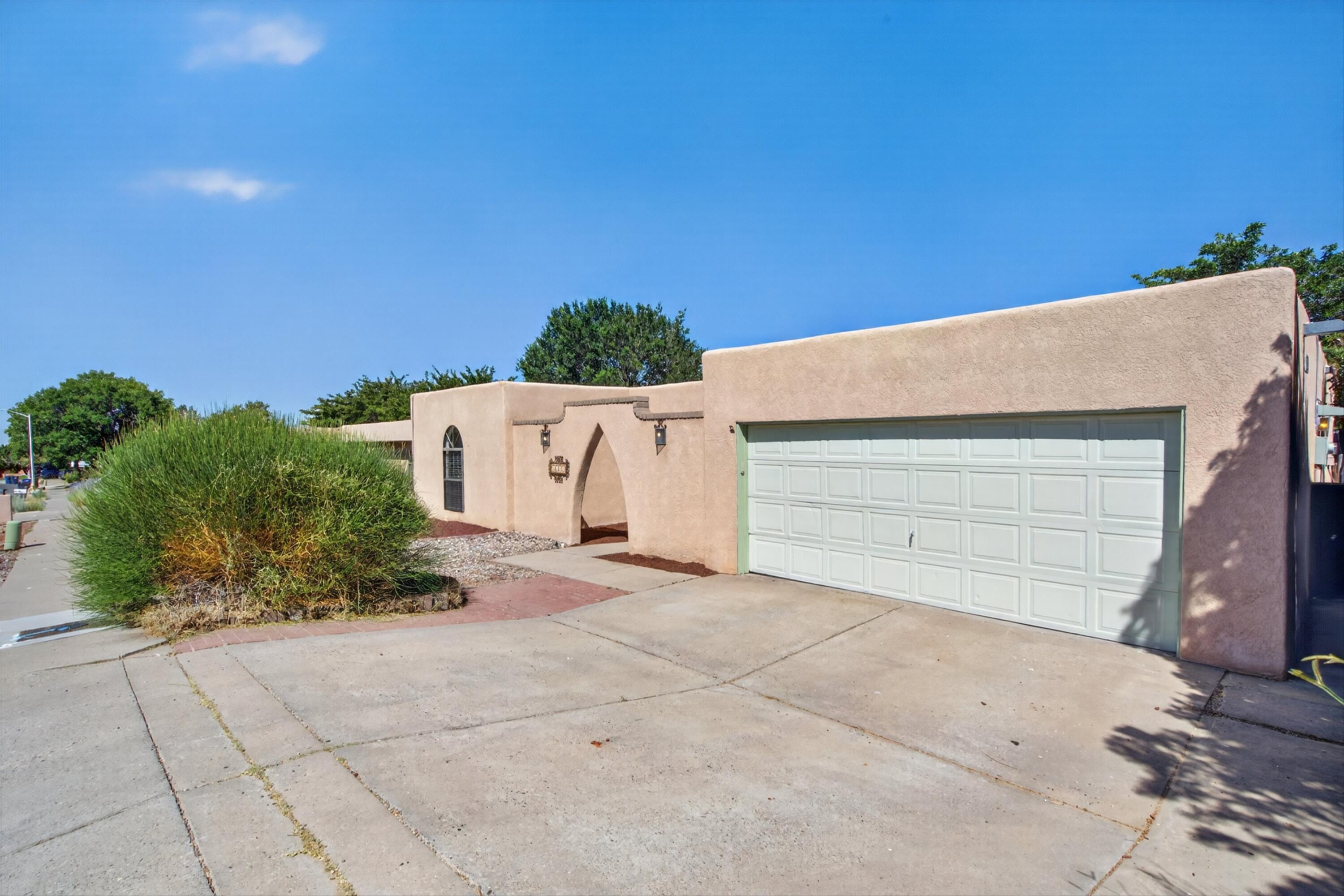 1129 Monte Largo Drive NE