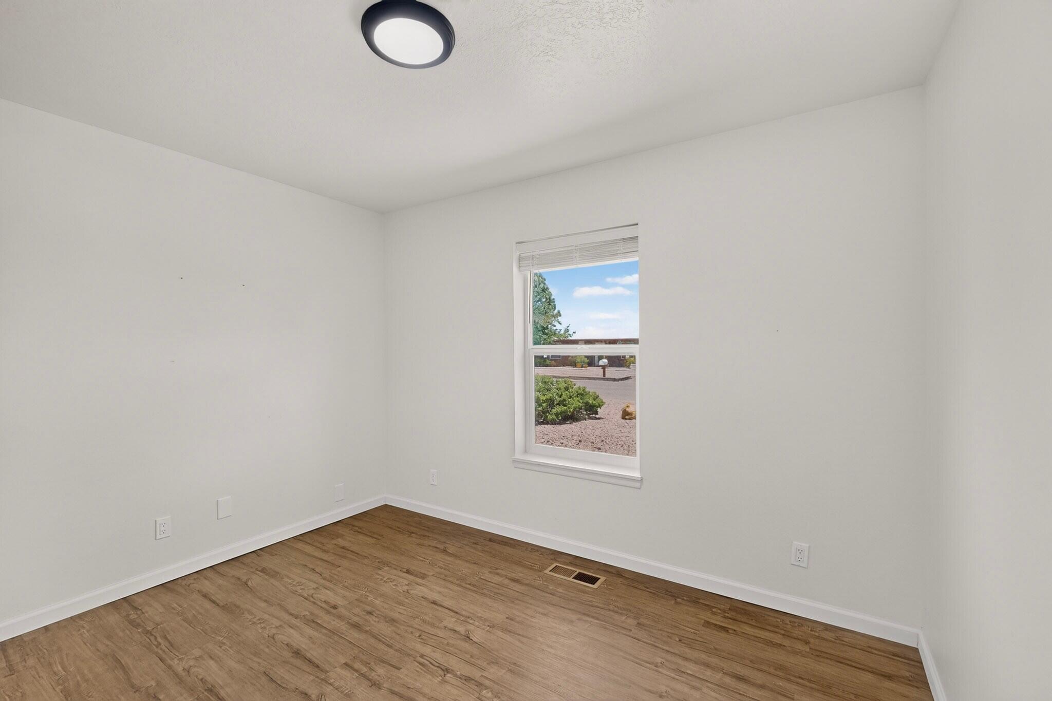 135 Tarpon Avenue SE