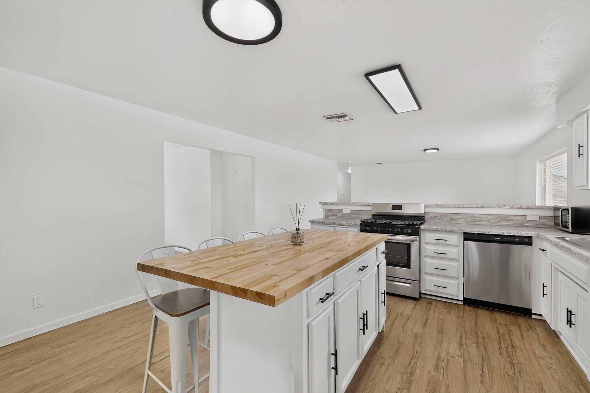 135 Tarpon Avenue SE