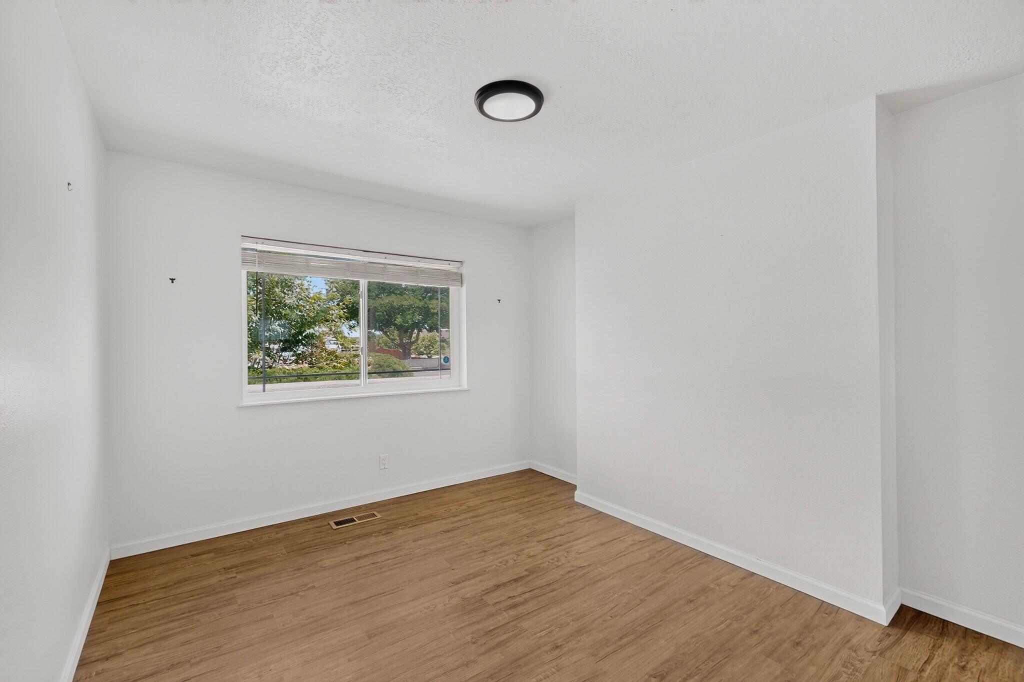 135 Tarpon Avenue SE