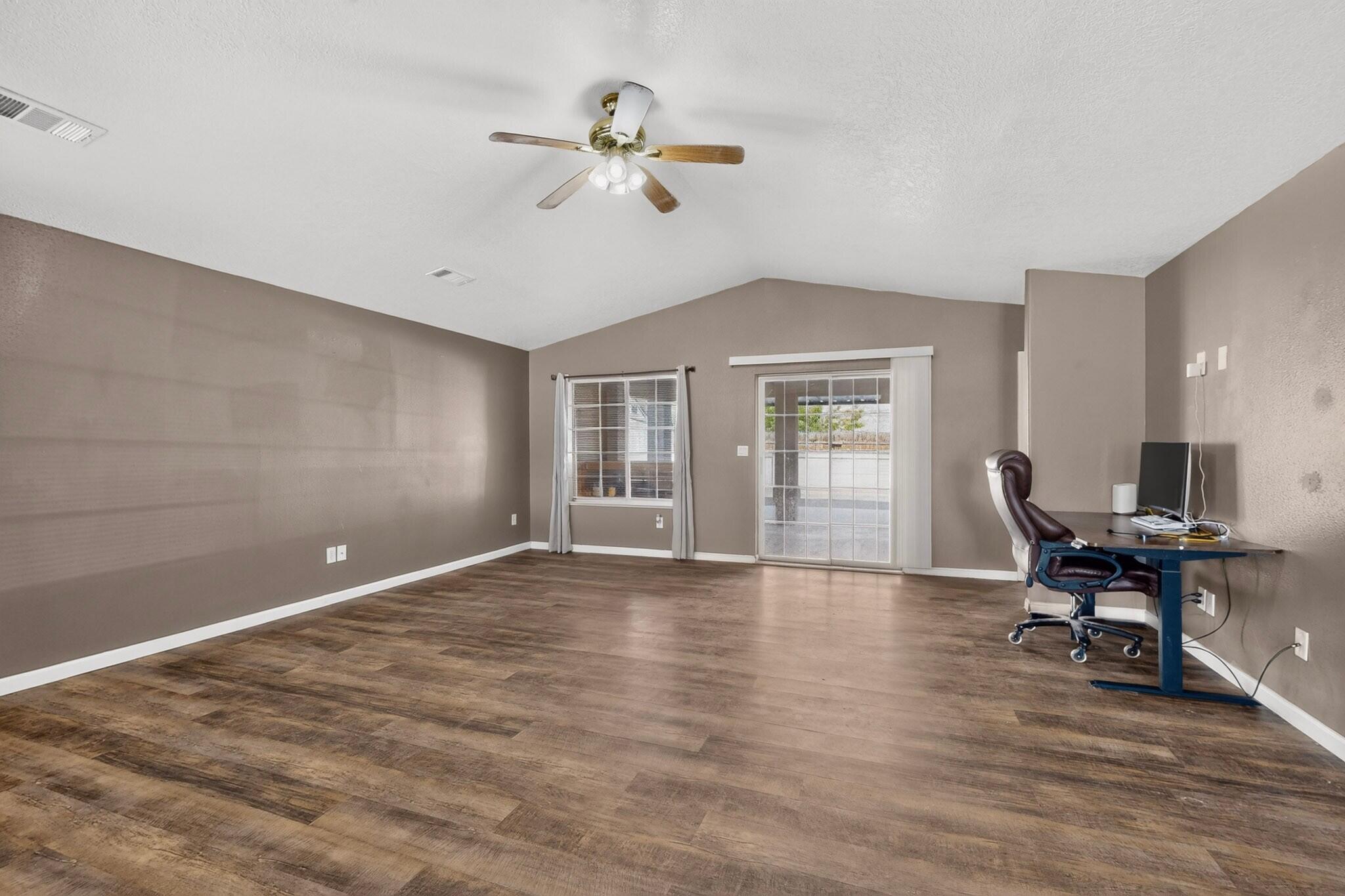 1341 Vista Centro Drive SW