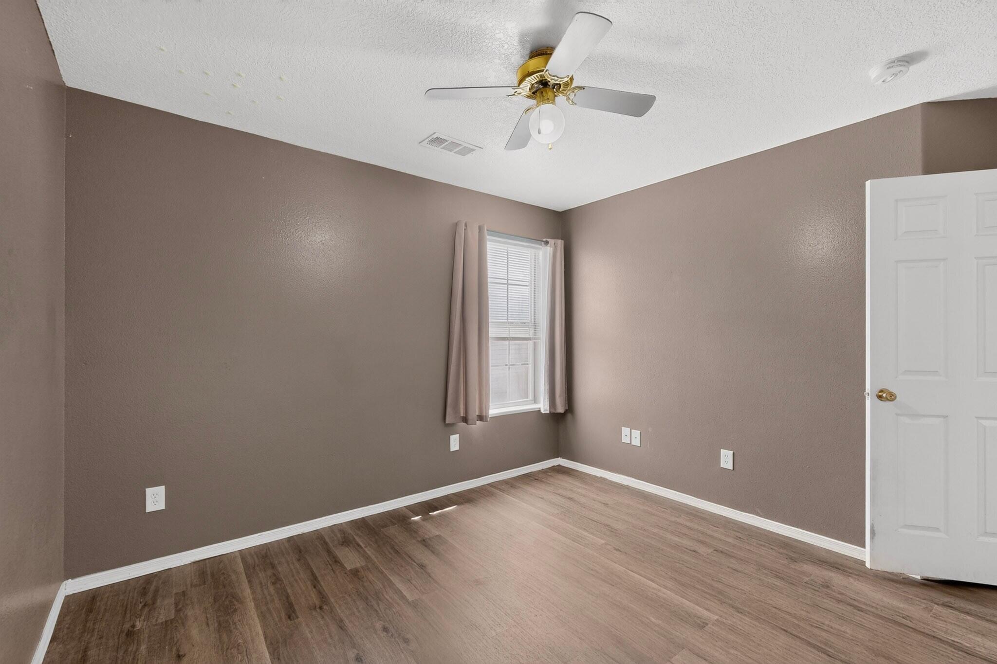 1341 Vista Centro Drive SW