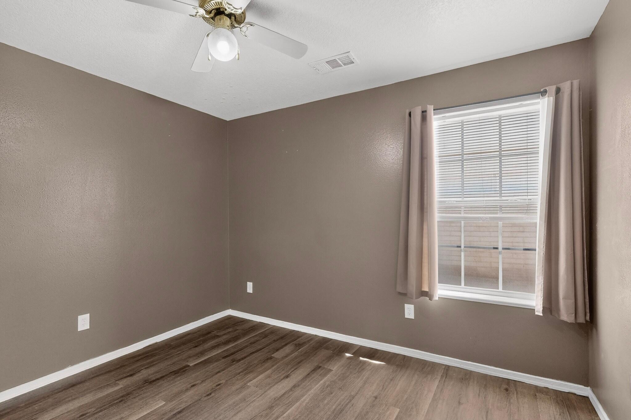 1341 Vista Centro Drive SW