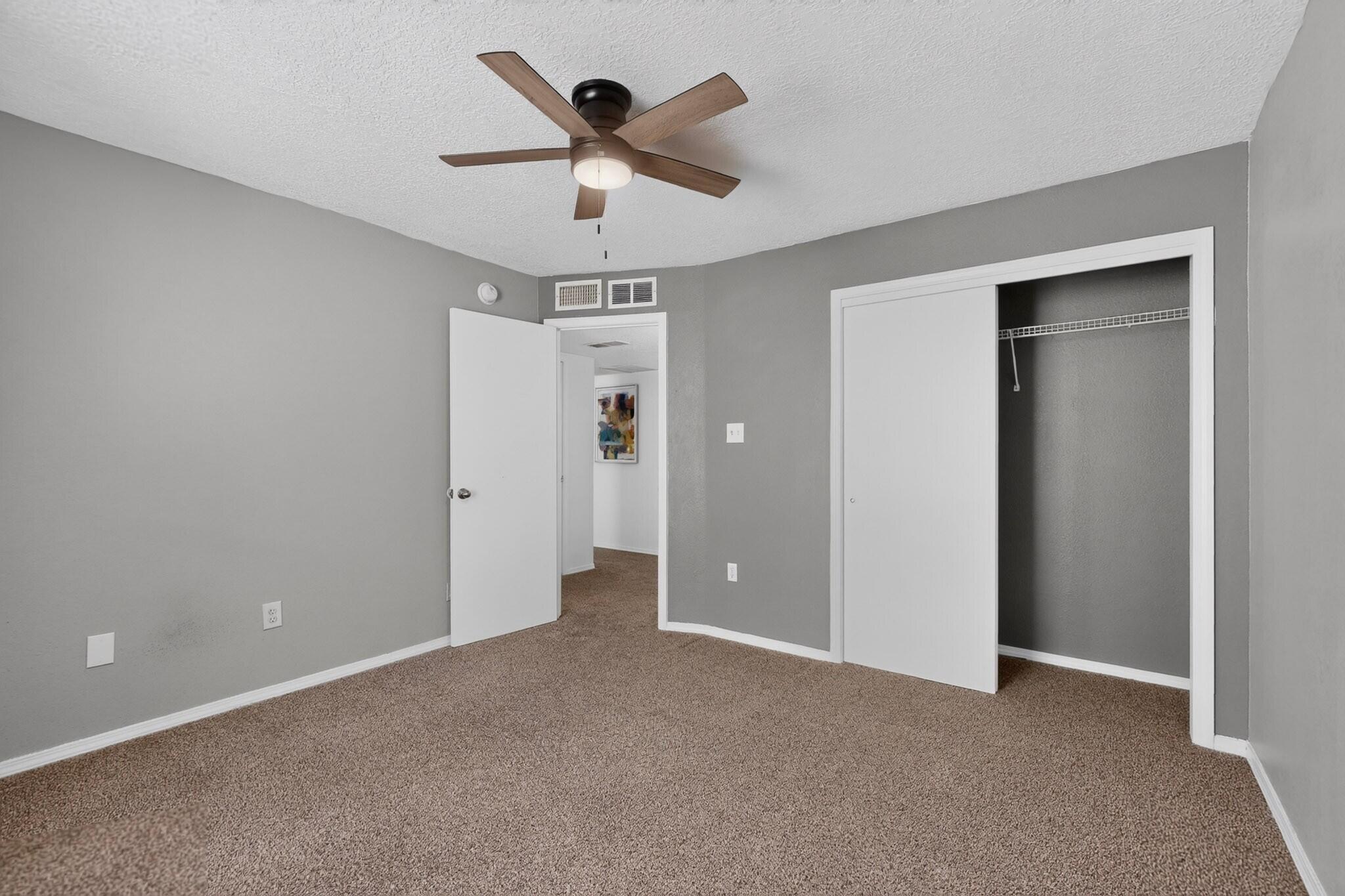 6015 Hemlock Avenue NW