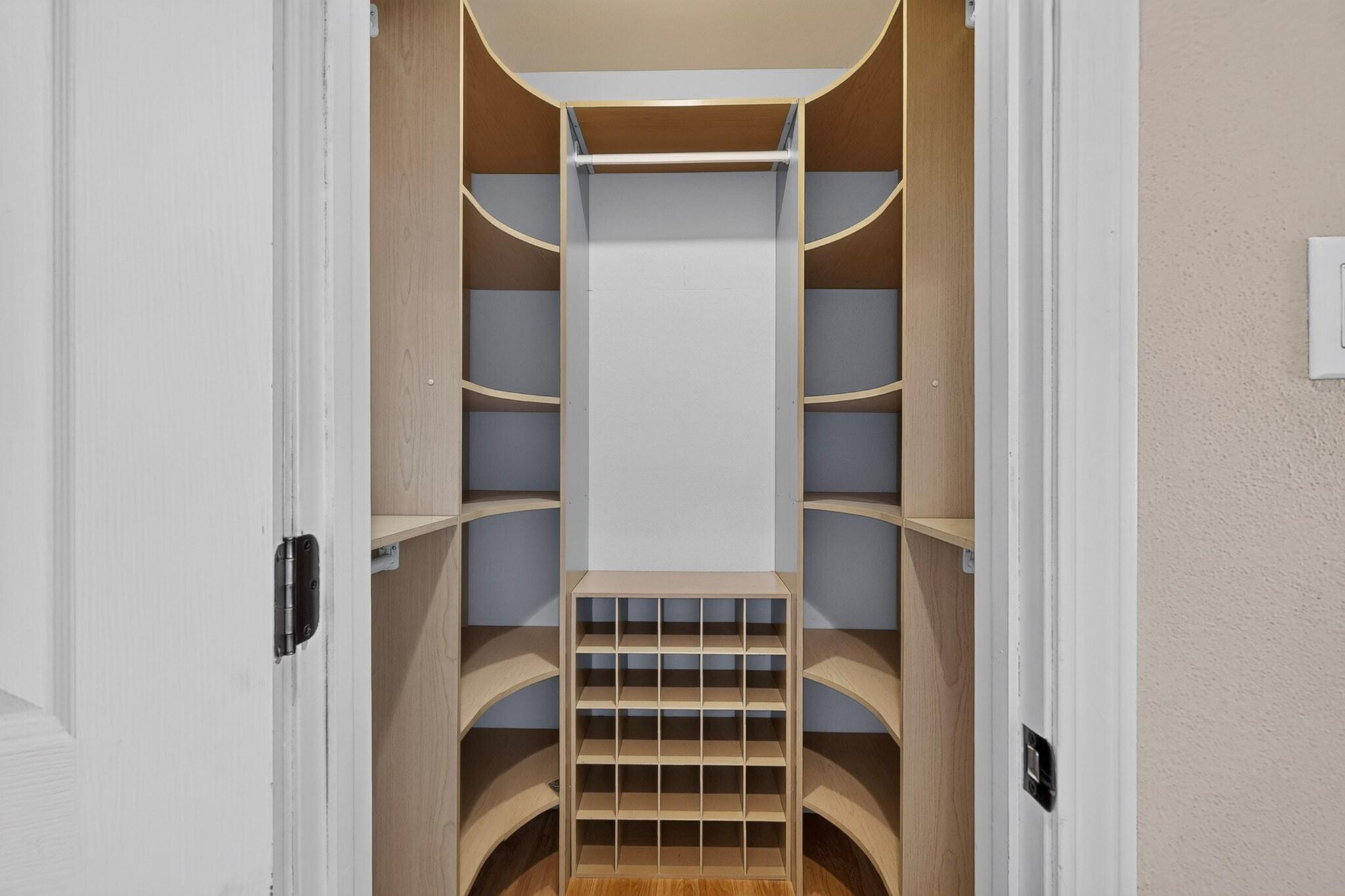10417 Vista Del Sol Drive NW