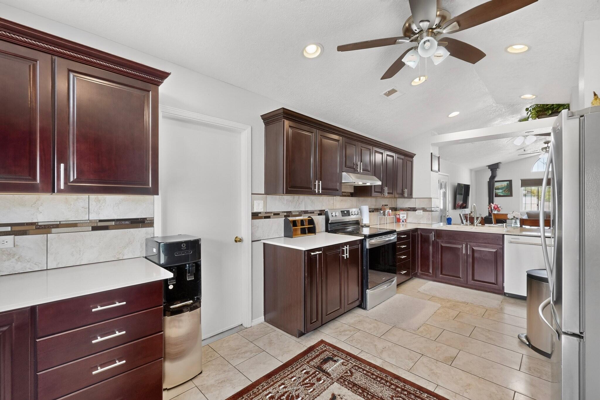 6977 Albany Hills Drive NE