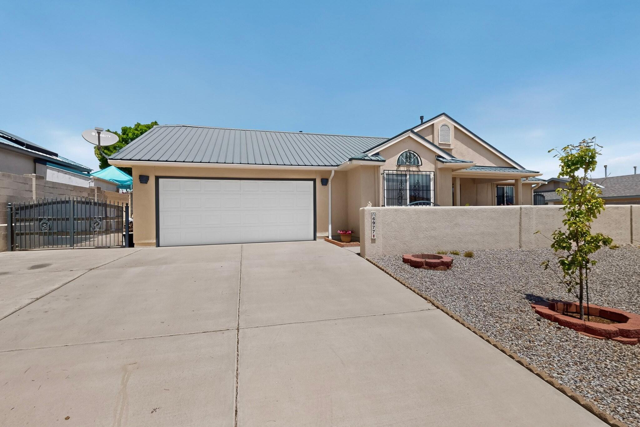 6977 Albany Hills Drive NE