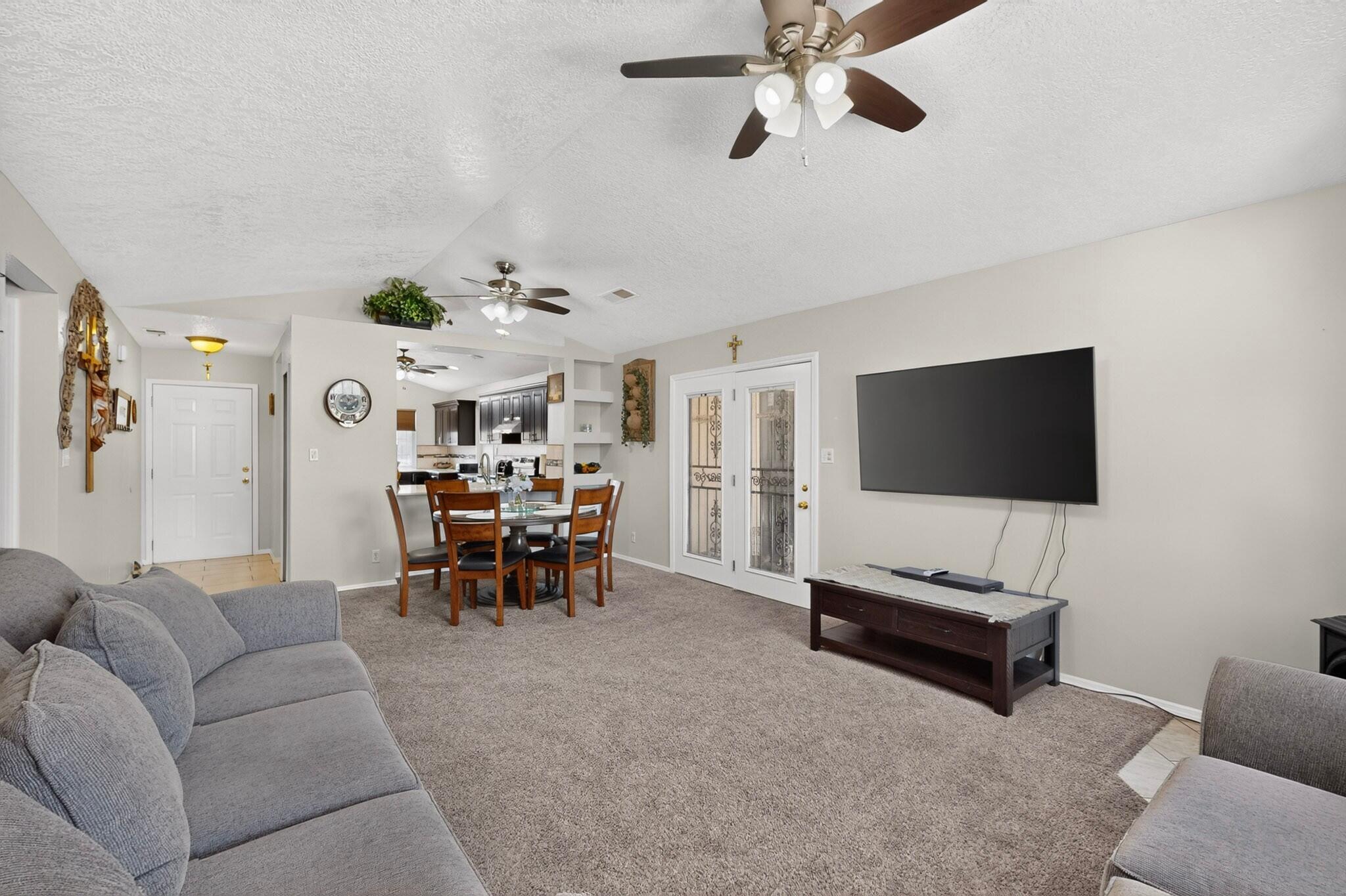 6977 Albany Hills Drive NE