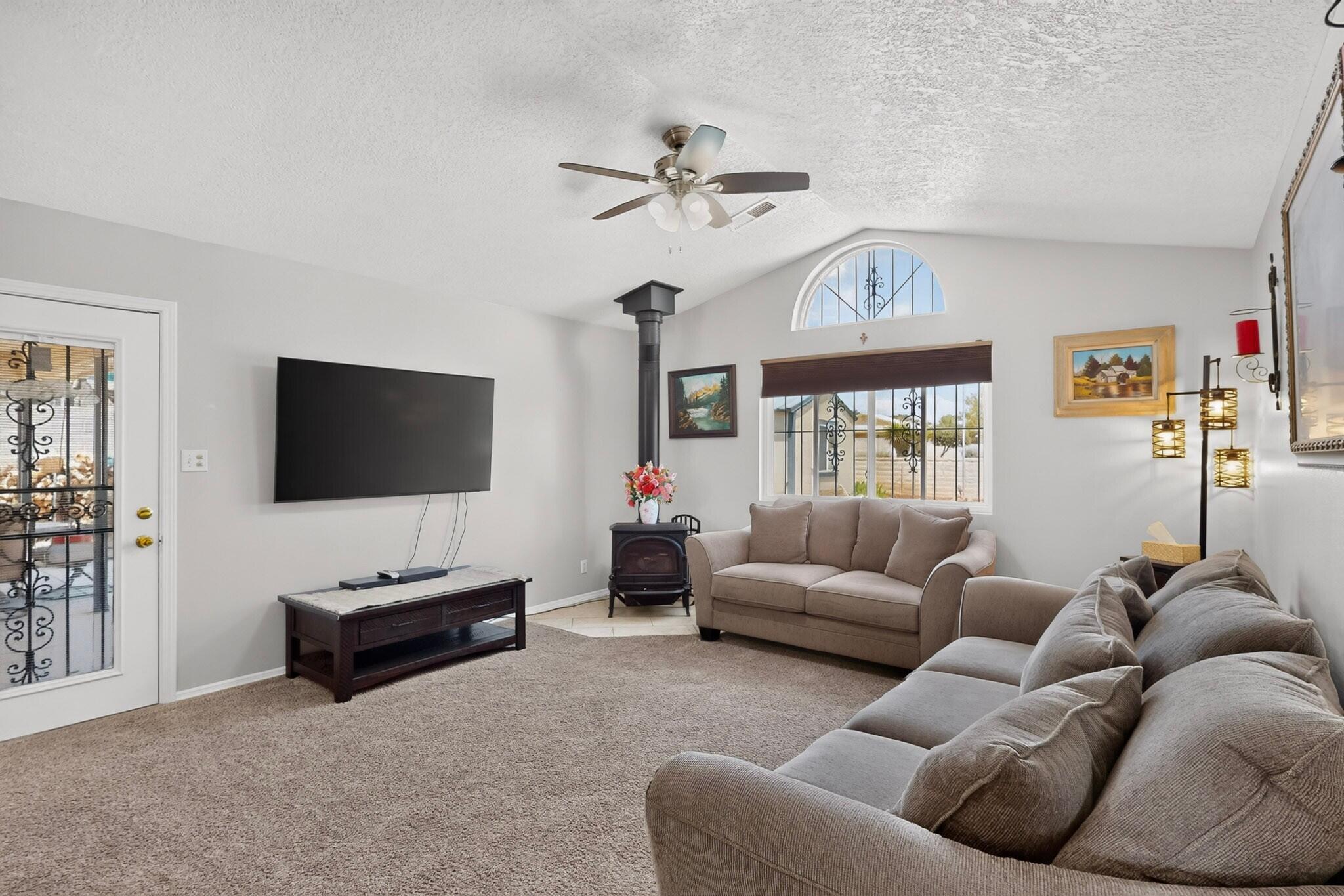 6977 Albany Hills Drive NE