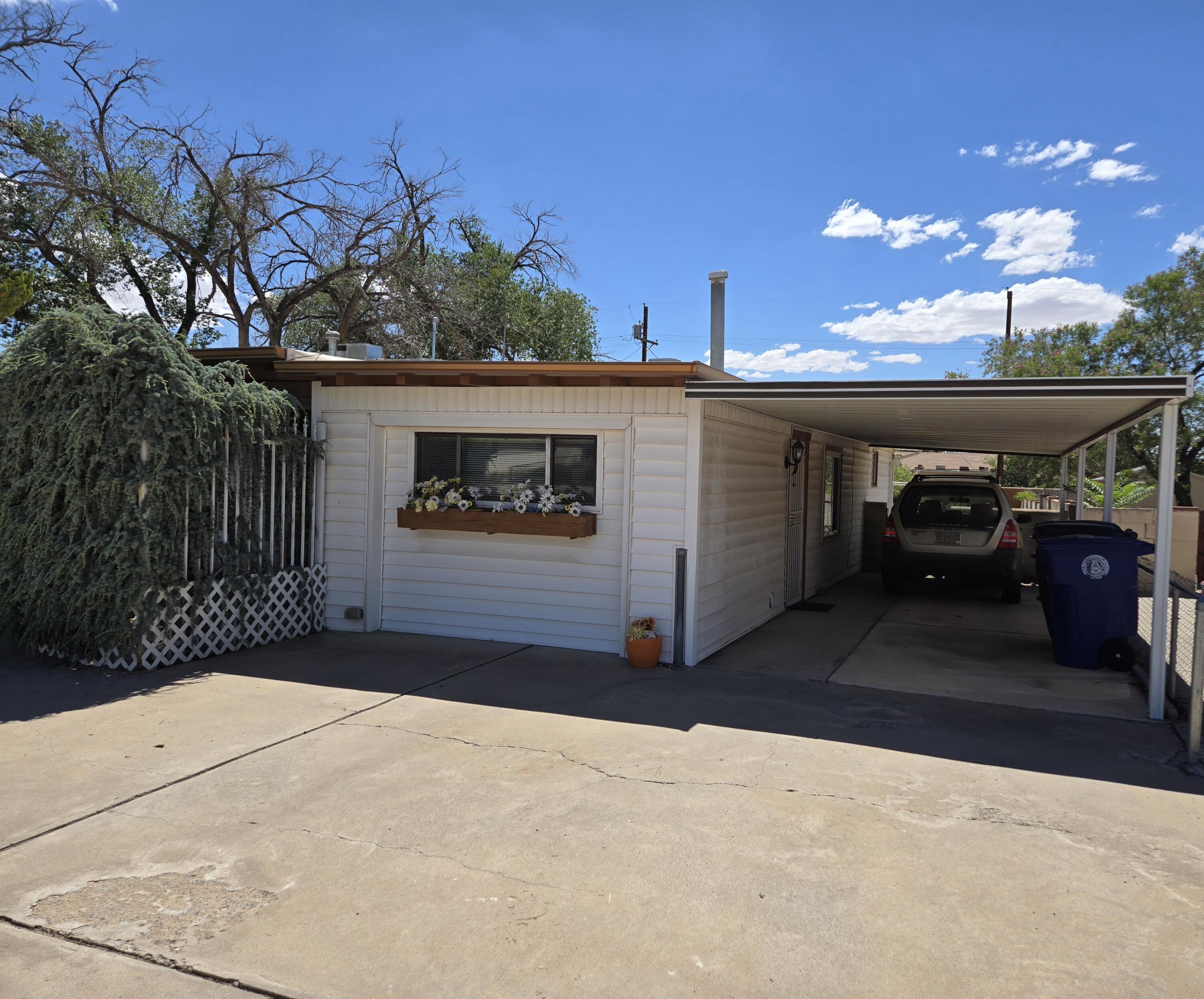 2909 Graceland Drive NE