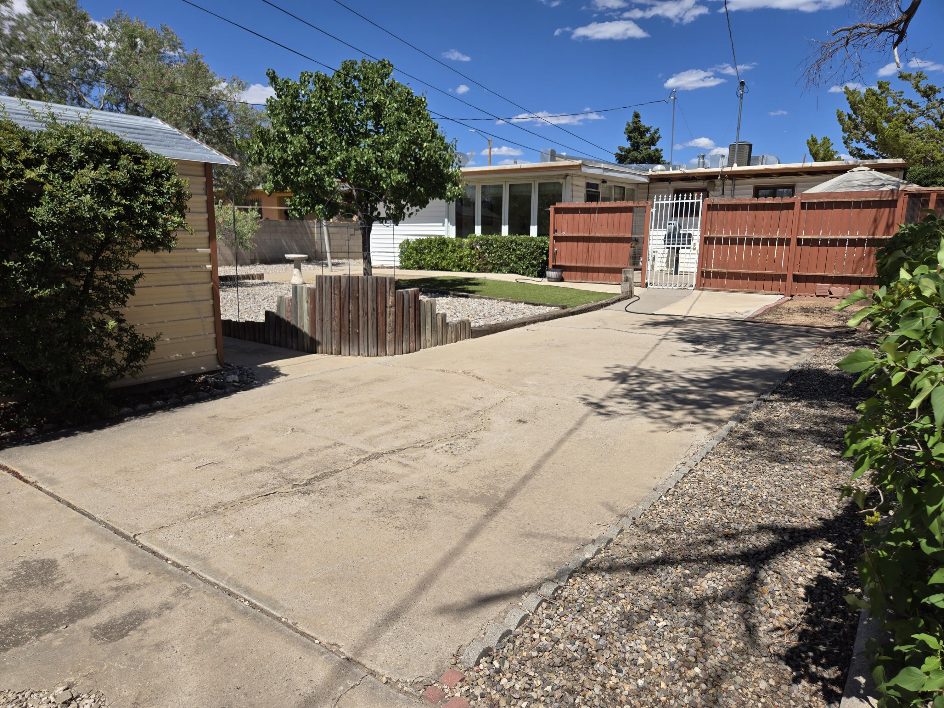 2909 Graceland Drive NE