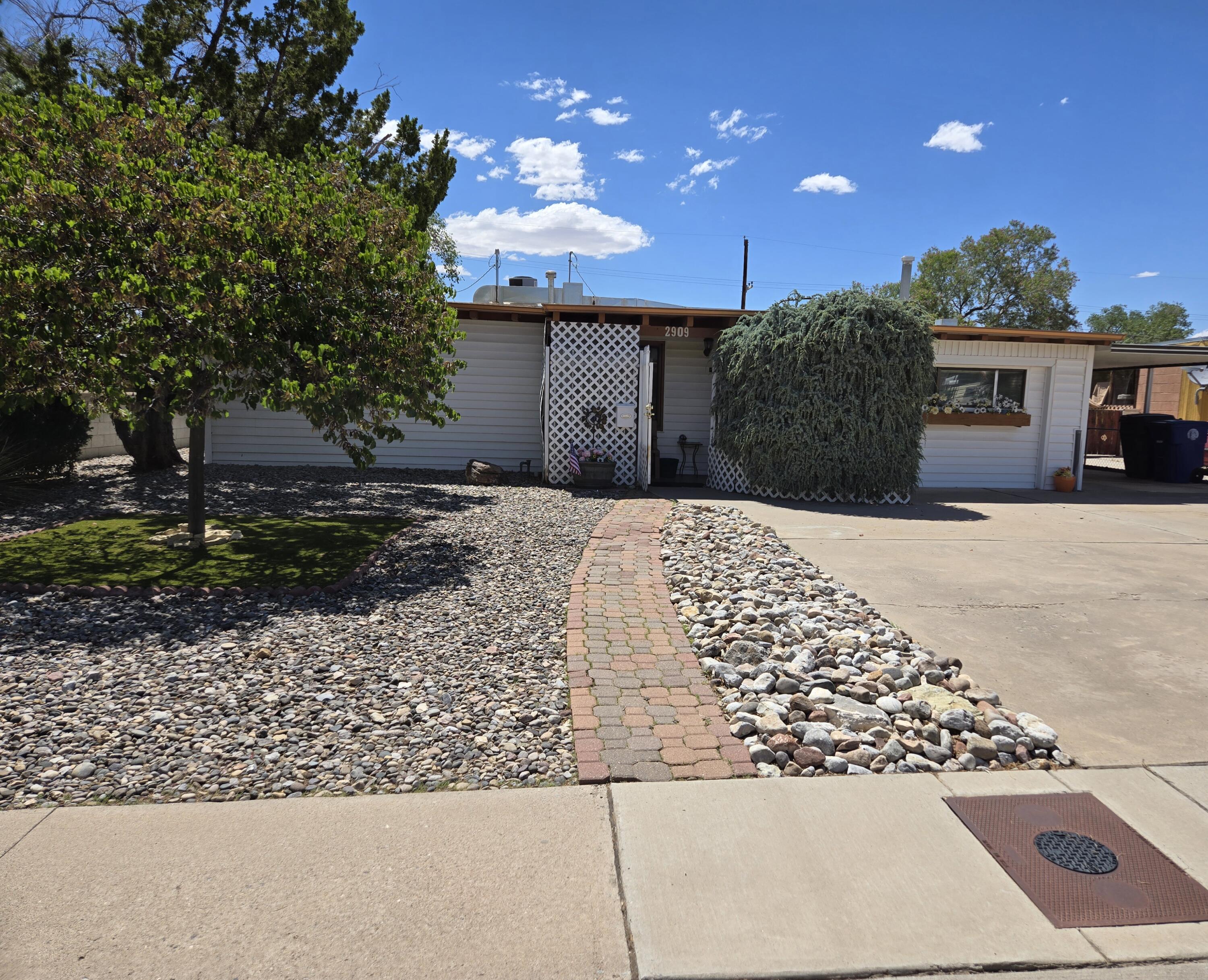 2909 Graceland Drive NE