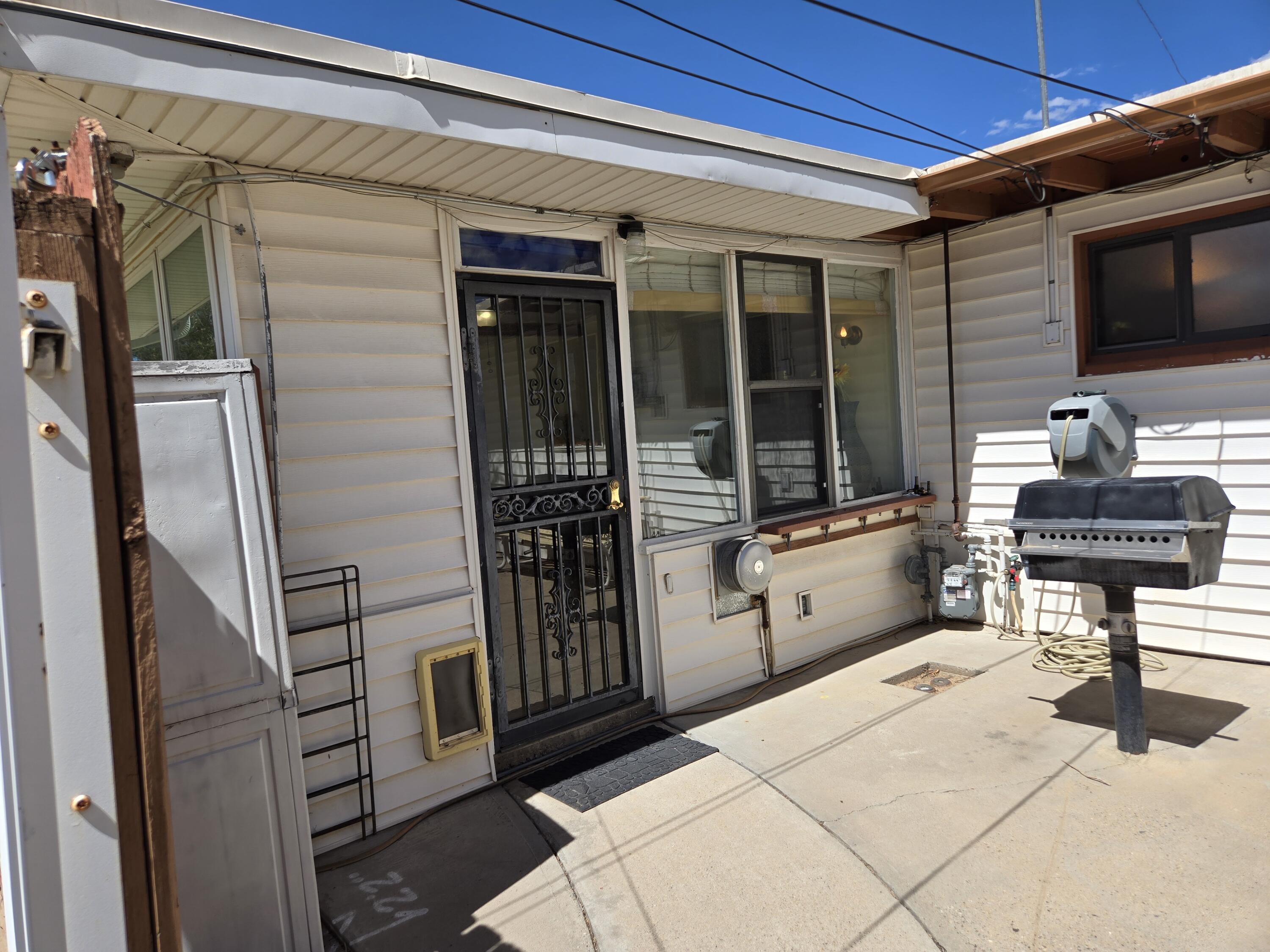 2909 Graceland Drive NE
