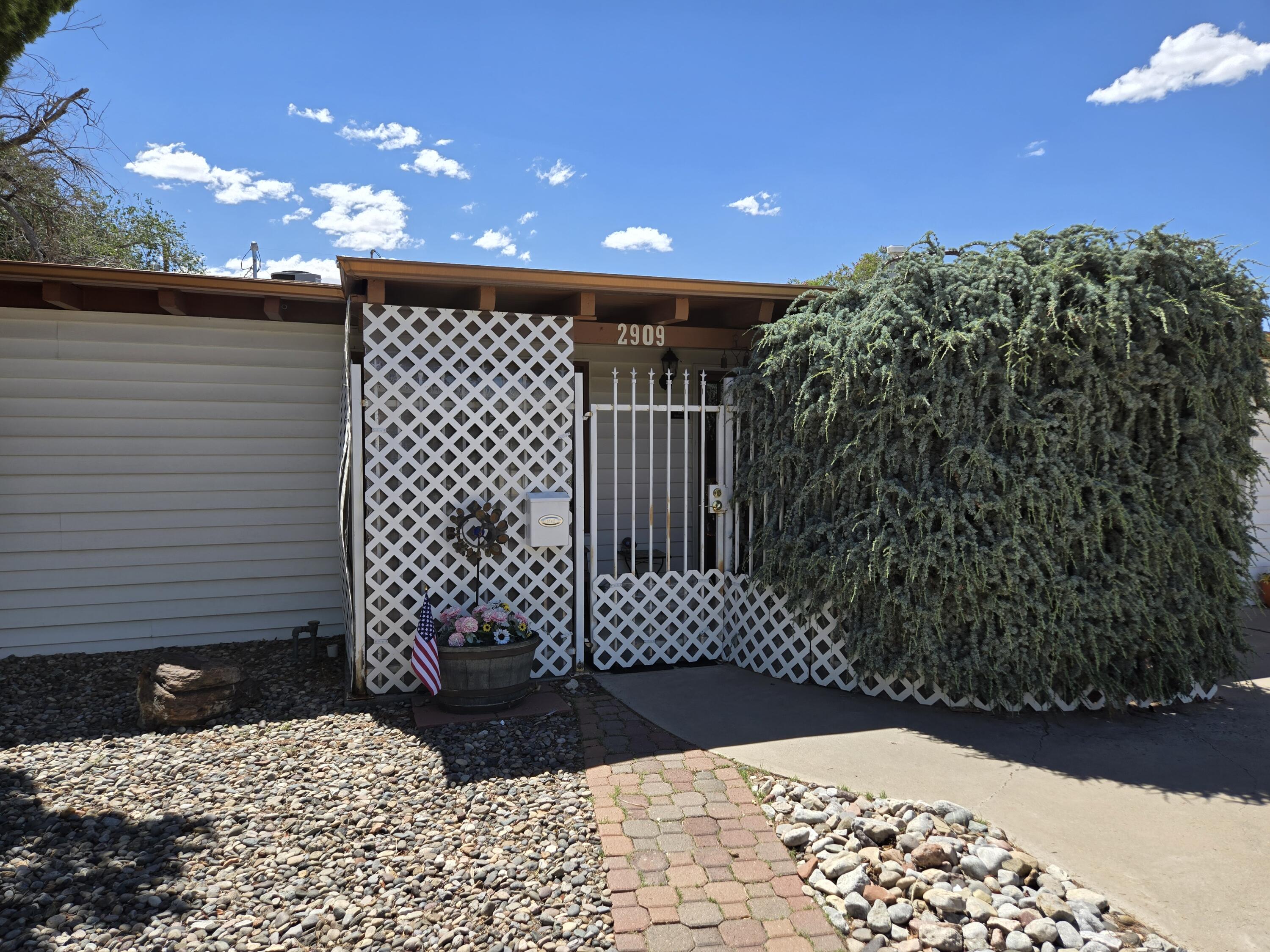 2909 Graceland Drive NE