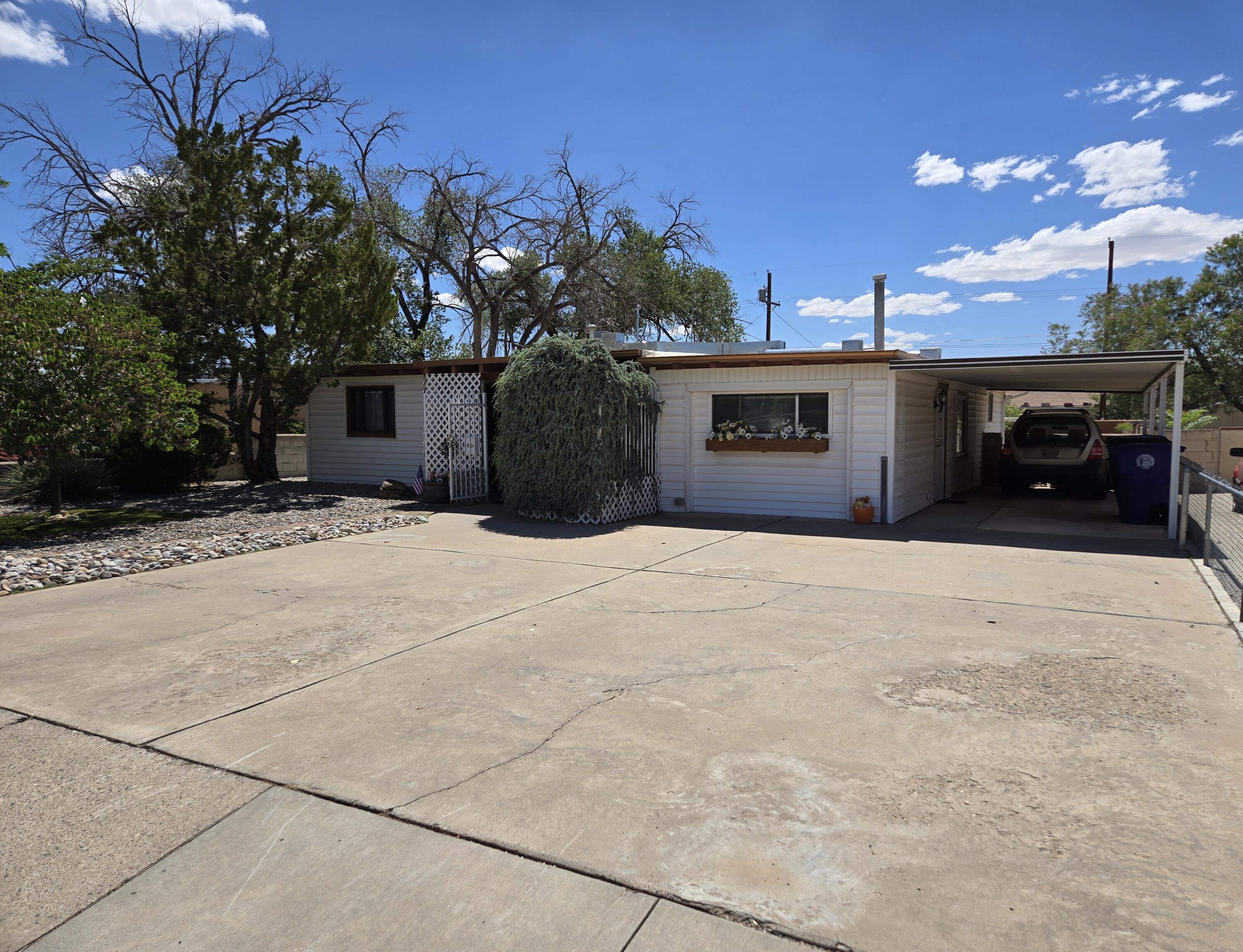 2909 Graceland Drive NE