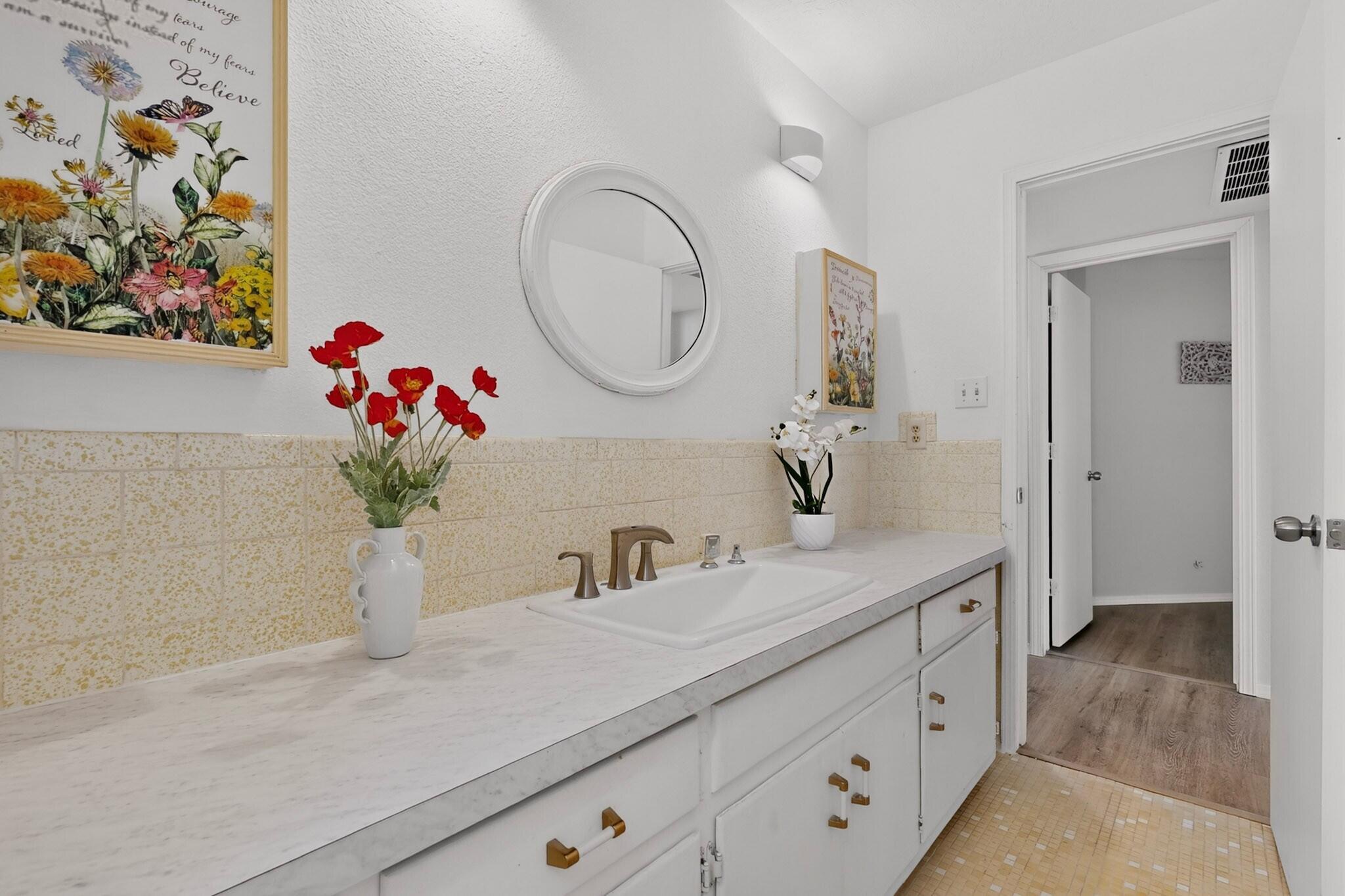 1110 Ranchero Road