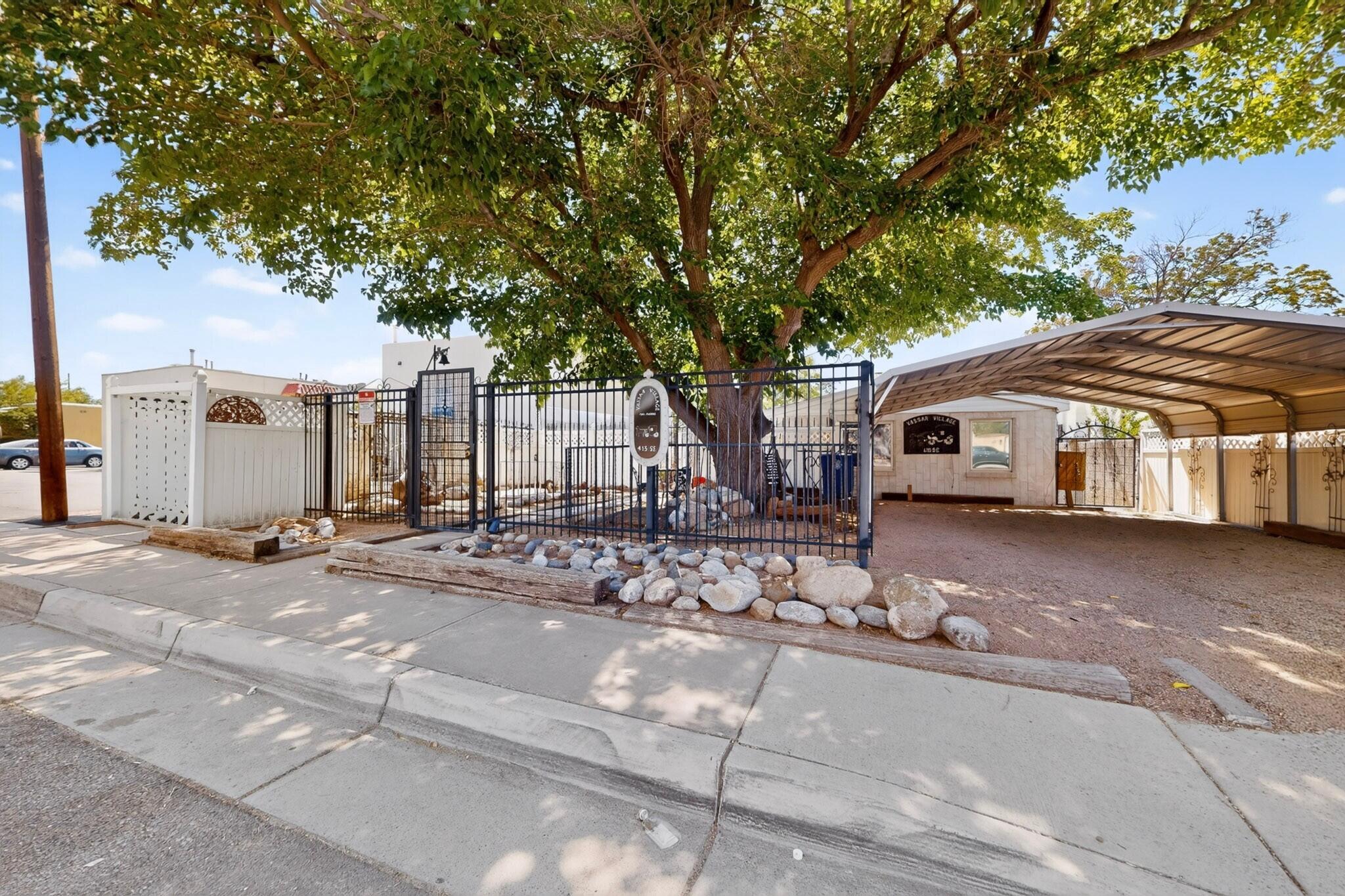 415 Vassar Drive SE