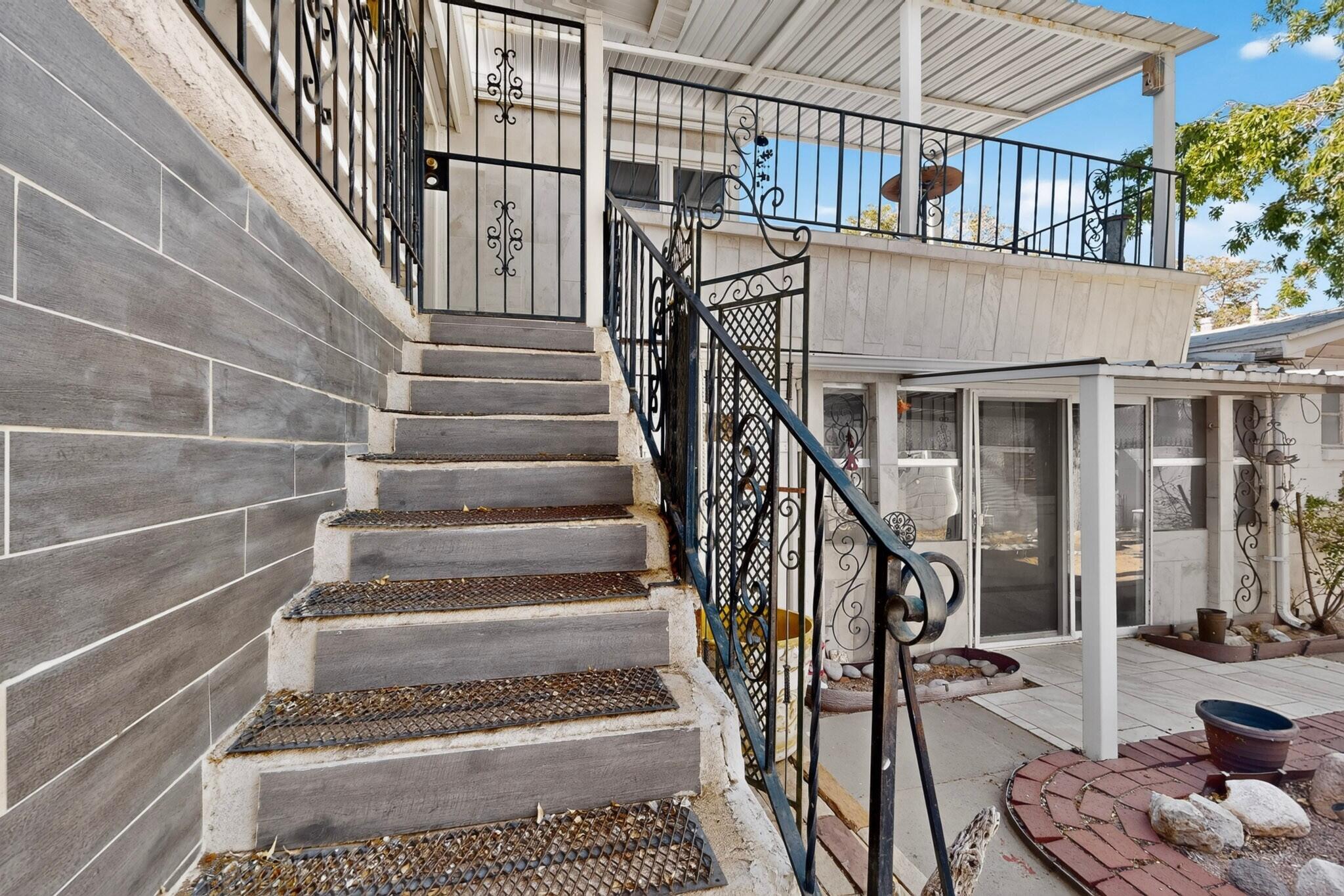 415 Vassar Drive SE
