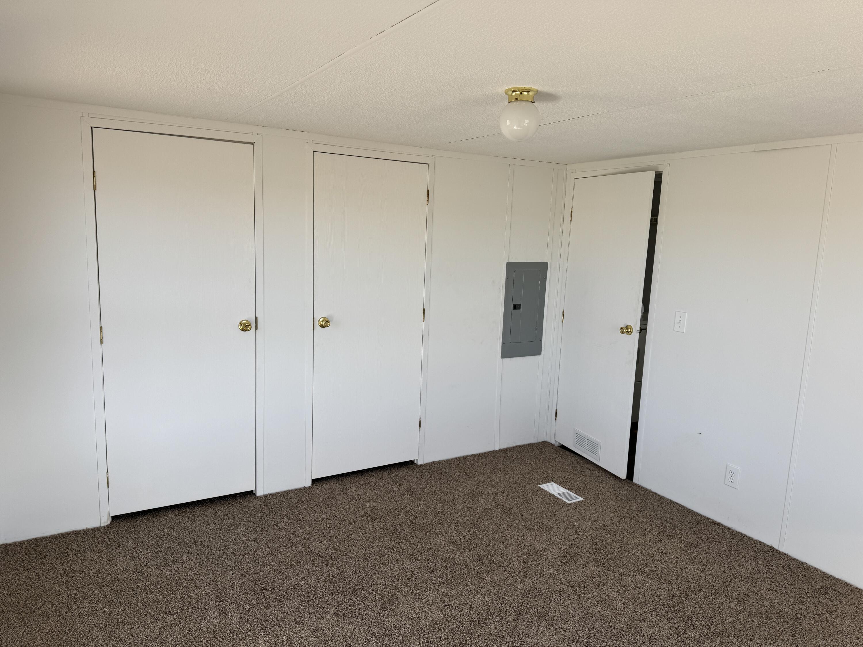4 B Lois Court