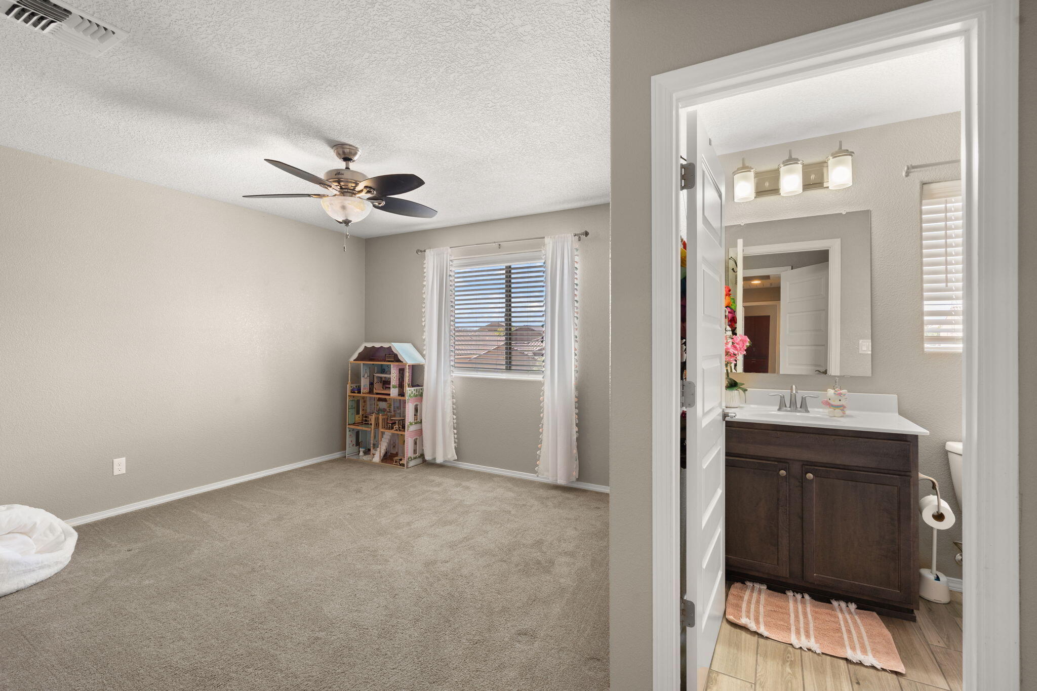 3953 Mountain Trail Loop NE