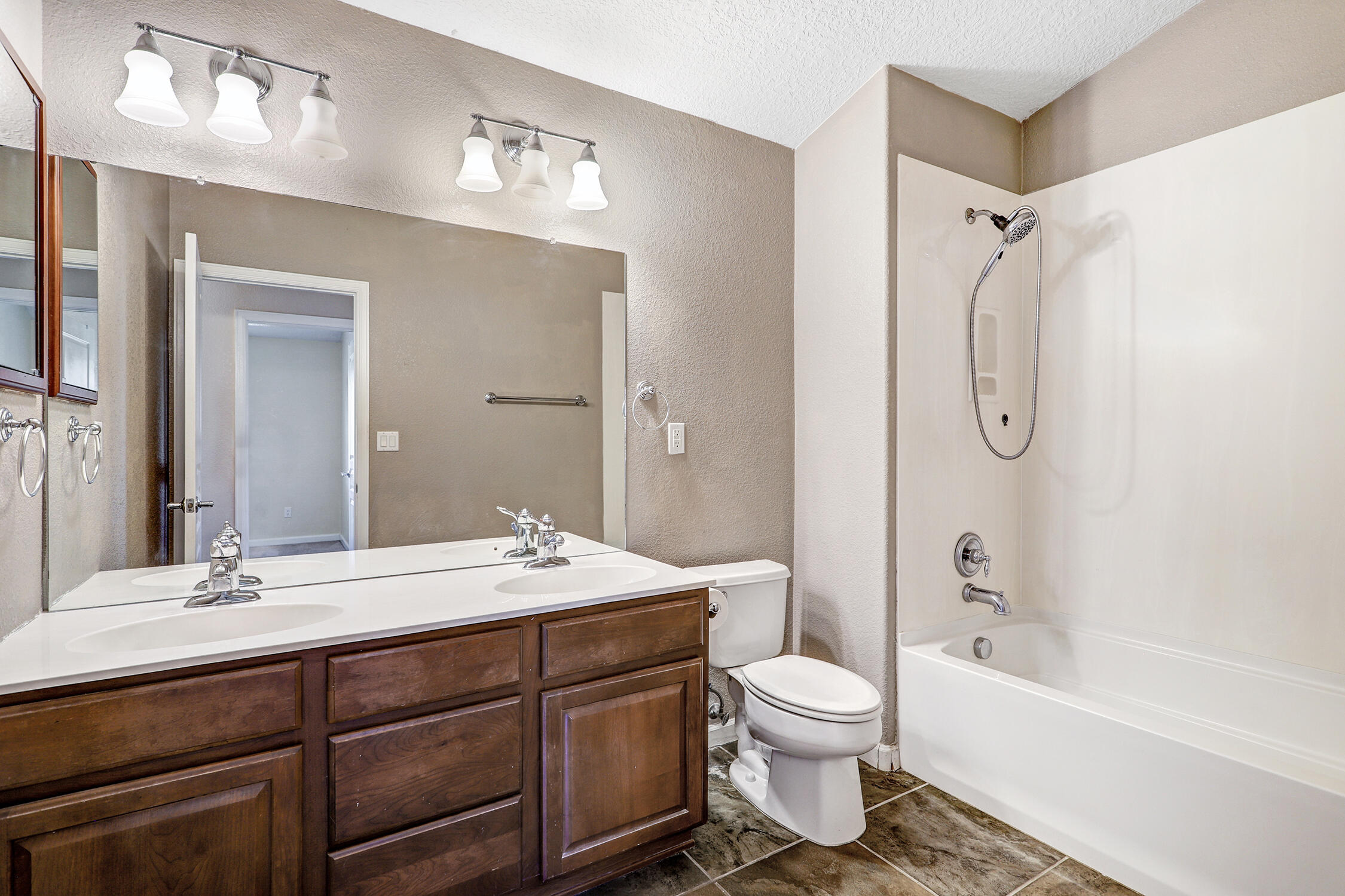10101 Avenida Vista Sol NW