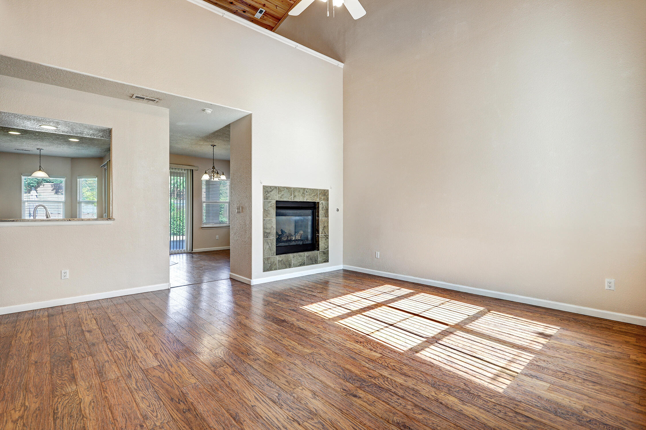 10101 Avenida Vista Sol NW